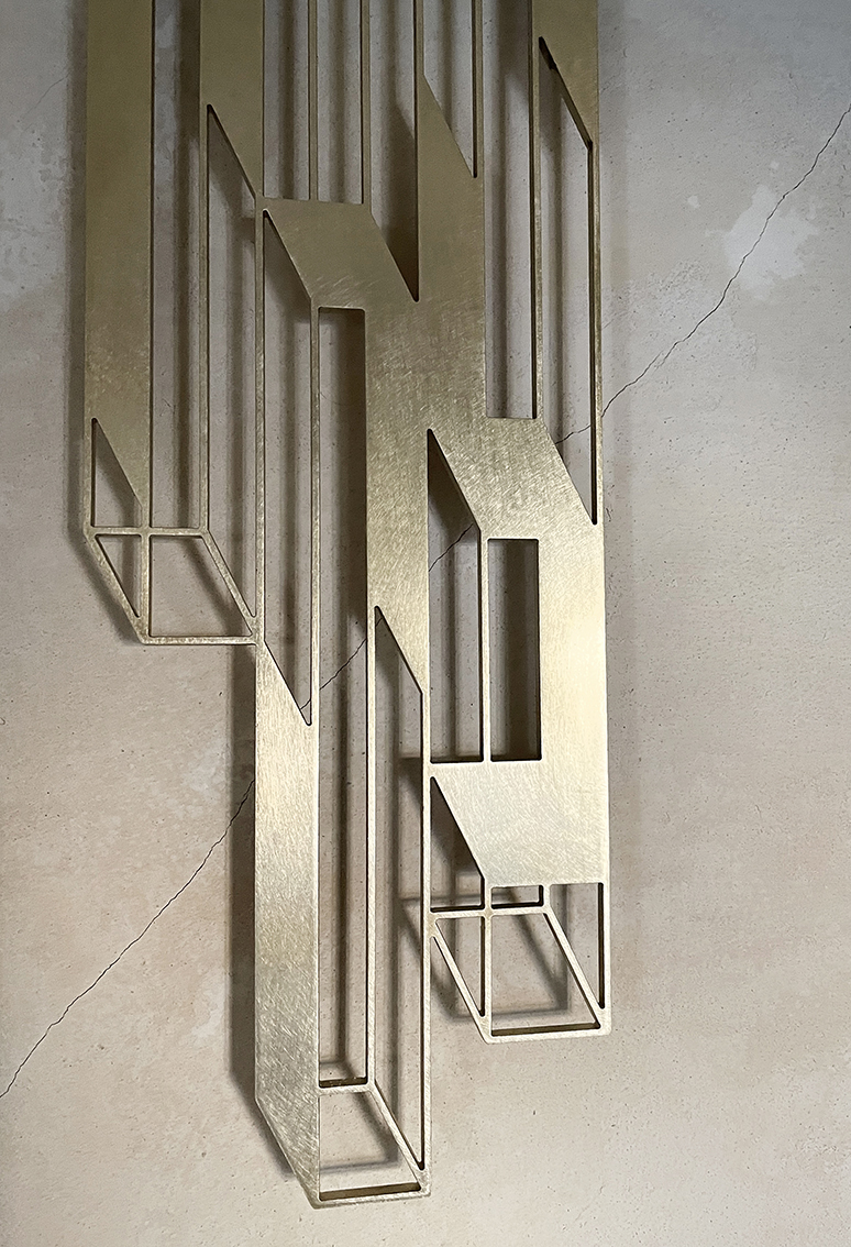 skulpturer, abstrakte, æstetiske, geometriske, monokrome, arkitektur, mønstre, brune, guld, metal, abstrakte-former, arkitektoniske, smukke, samtidskunst, dekorative, design, symmetri, lodret, Køb original kunst og kunstplakater. Malerier, tegninger, limited edition kunsttryk & plakater af dygtige kunstnere.