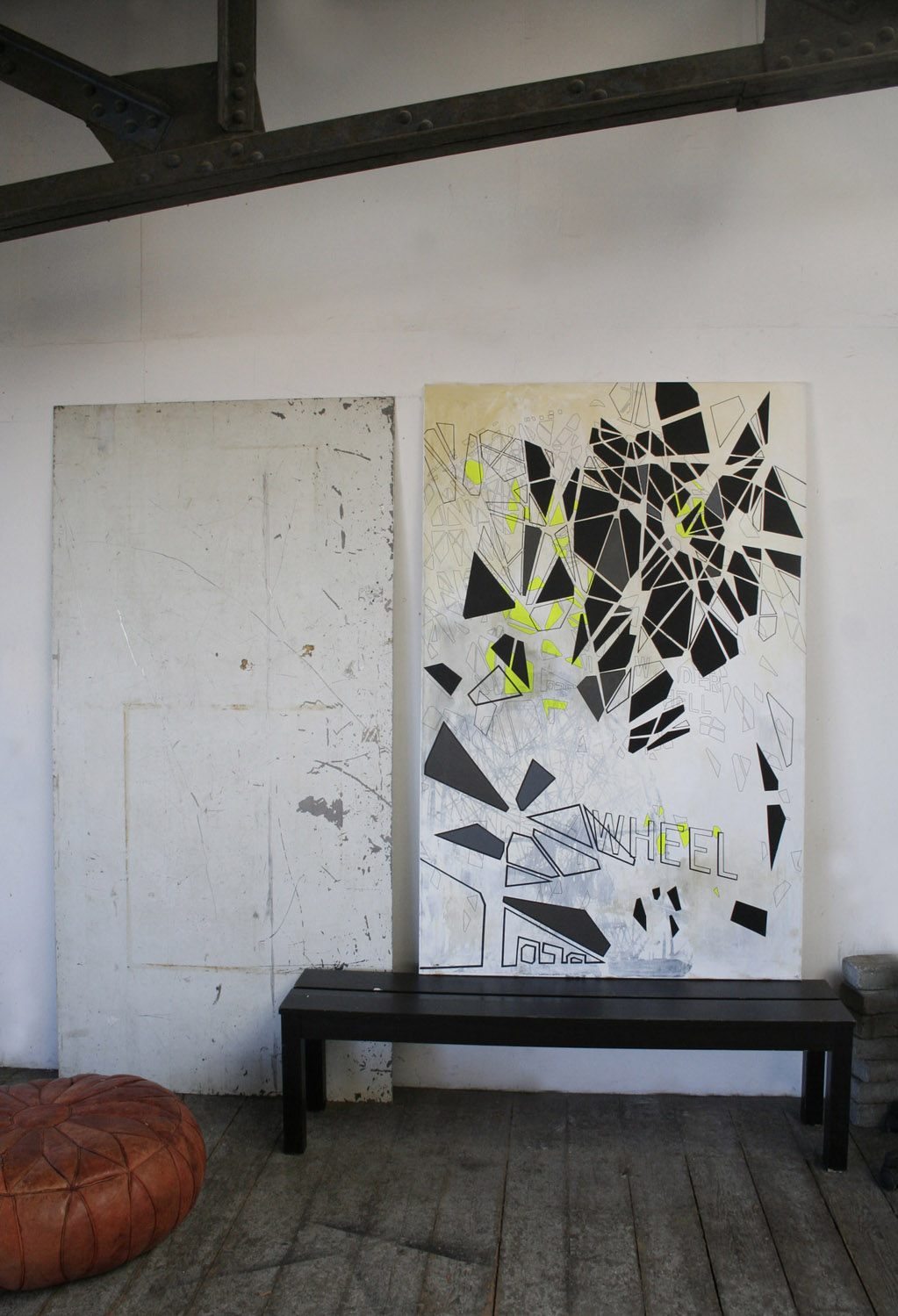 malerier, collager, abstrakte, geometriske, grafiske, pop, arkitektur, bevægelse, mønstre, videnskab, sorte, grå, hvide, gule, akryl,  bomuldslærred, blyant, fotos, abstrakte-former, arkitektoniske, bygninger, samtidskunst, dansk, dekorative, design, bondegård, interiør, bolig-indretning, moderne, moderne-kunst, nordisk, skandinavisk, Køb original kunst og kunstplakater. Malerier, tegninger, limited edition kunsttryk & plakater af dygtige kunstnere.