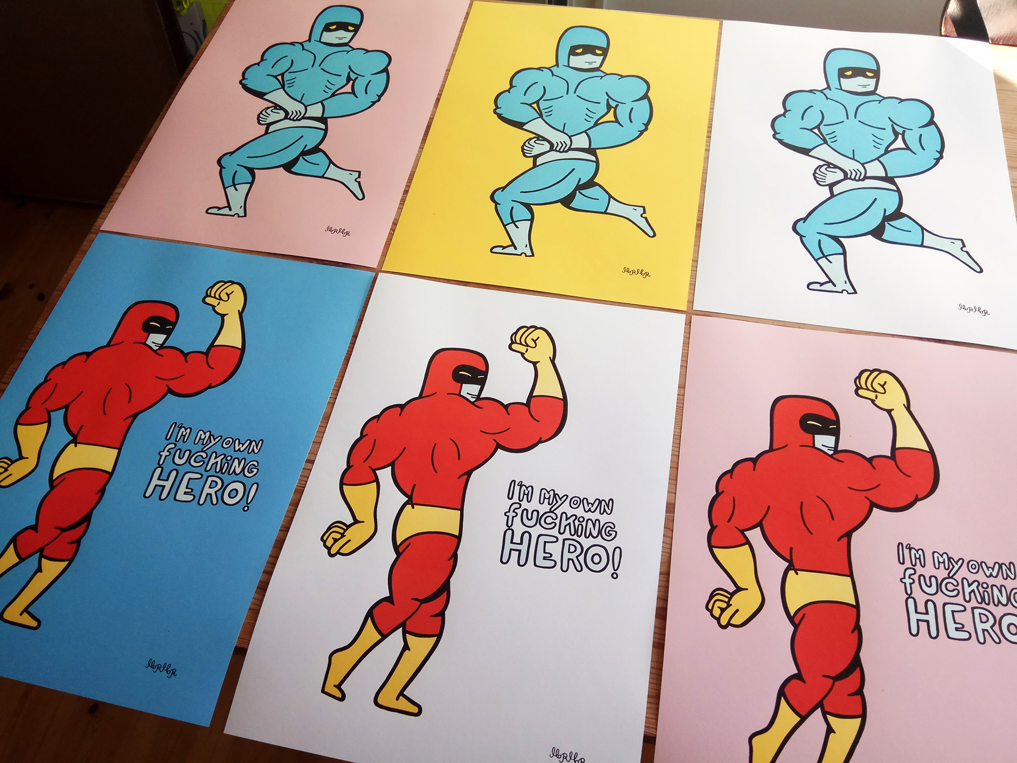 I´m my own fucking Hero! (Blå) | Kunsttryk, Gicleé | Mormor | Gicleé kunsttryk af MormorTrykt med high-grade pigmenteret blæk på 200 gr./m2 syrefrit kunstpapir.Passer til en standard A3 ramme. Ramme er ikke inkluderet. | Beauton Art Gallery kunsttryk, gicleé, farverige, børnevenlige, grafiske, pop, kroppe, tegneserier, blå, røde, gule, blæk, papir, sjove, samtidskunst, københavn, dansk, dekorative, design, interiør, bolig-indretning, moderne, moderne-kunst, nordisk, skandinavisk, street-art, teenage, Køb original kunst og kunstplakater. Malerier, tegninger, limited edition kunsttryk & plakater af dygtige kunstnere.