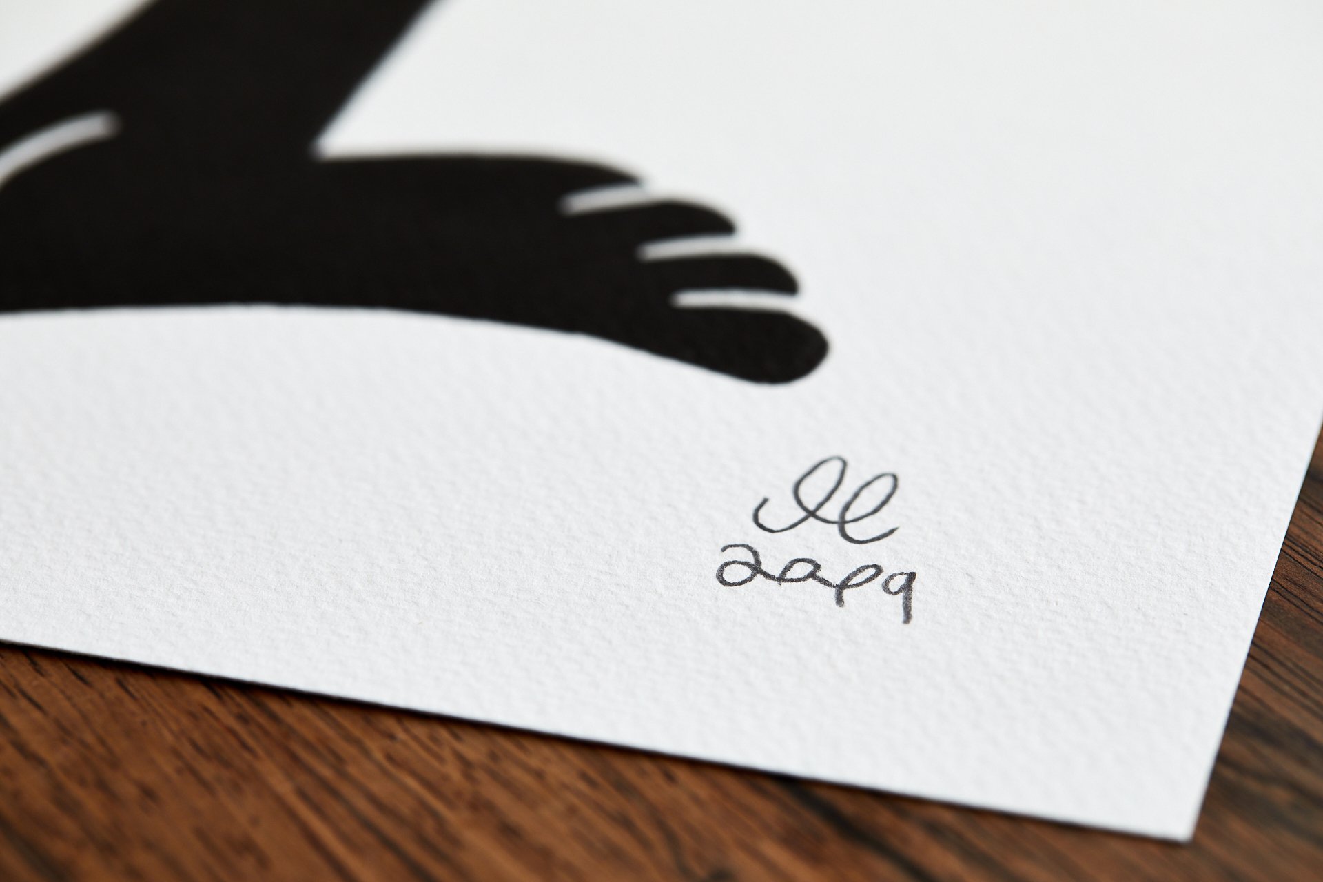 Yoga Øvelser II RN (Black) A3  | Plakater-posters-kunsttryk, Giclee-tryk | Mormor | Beauton Art Gallery plakater-posters-kunsttryk, giclee-tryk, børnevenlige, figurative, grafiske, illustrative, kroppe, tegneserier, humor, bevægelse, mennesker, sport, blå, blæk, papir, sjove, samtidskunst, interiør, bolig-indretning, moderne, moderne-kunst, nordisk, plakater, tryk, skandinavisk, Køb original kunst og kunstplakater. Malerier, tegninger, limited edition kunsttryk & plakater af dygtige kunstnere.