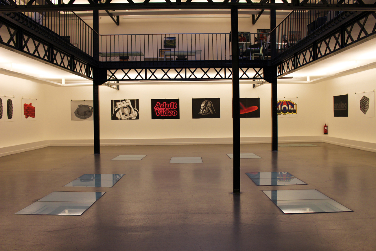 Adult video pink - 140 x 100 cm. Limited edition linoleumstryk af Marta Banaszak ADULT VIDEO linocut_detail