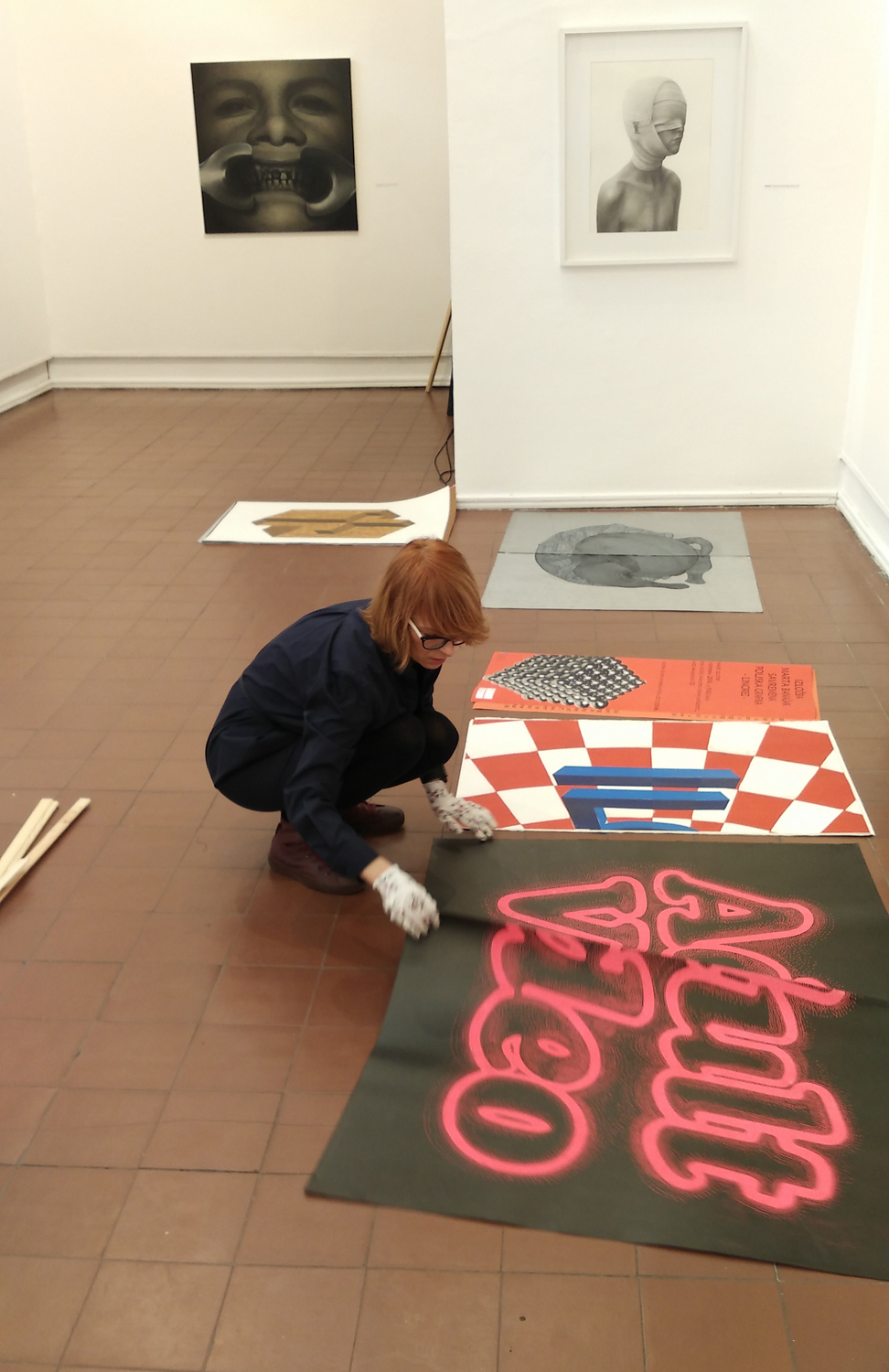 Adult video pink - 140 x 100 cm. Limited edition linoleumstryk af Marta Banaszak ADULT VIDEO linocut_detail