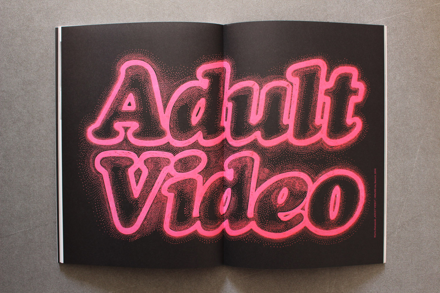 Adult video pink - 140 x 100 cm. Limited edition linoleumstryk af Marta Banaszak ADULT VIDEO linocut_Warsawholic Magazine