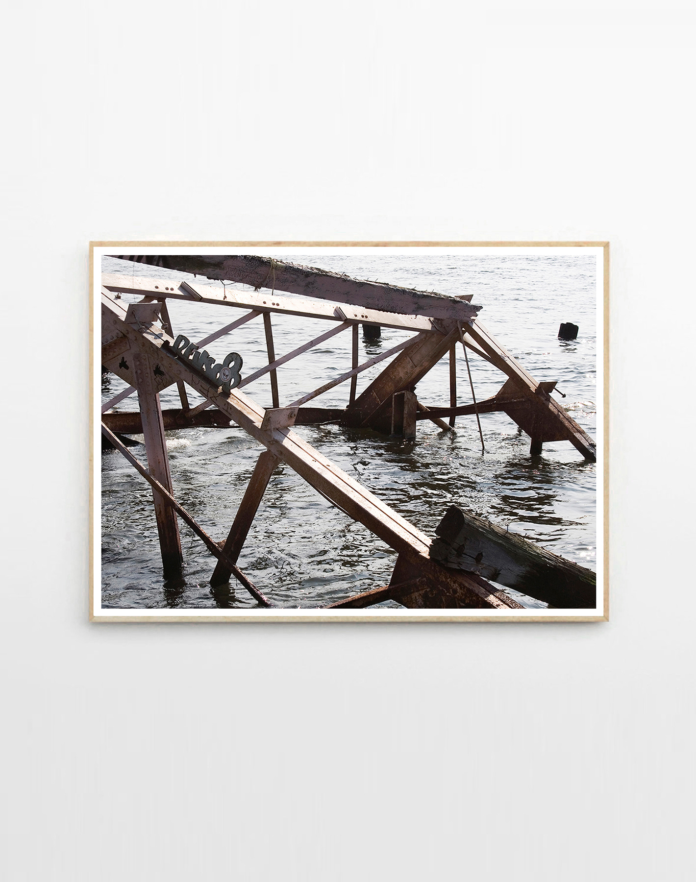 kunsttryk, fotografier, geometriske, still-life, arkitektur, videnskab, sorte, brune, papir, arkitektoniske, bygninger, design, interiør, bolig-indretning, Køb original kunst af den højeste kvalitet. Malerier, tegninger, limited edition kunsttryk & plakater af dygtige kunstnere.
