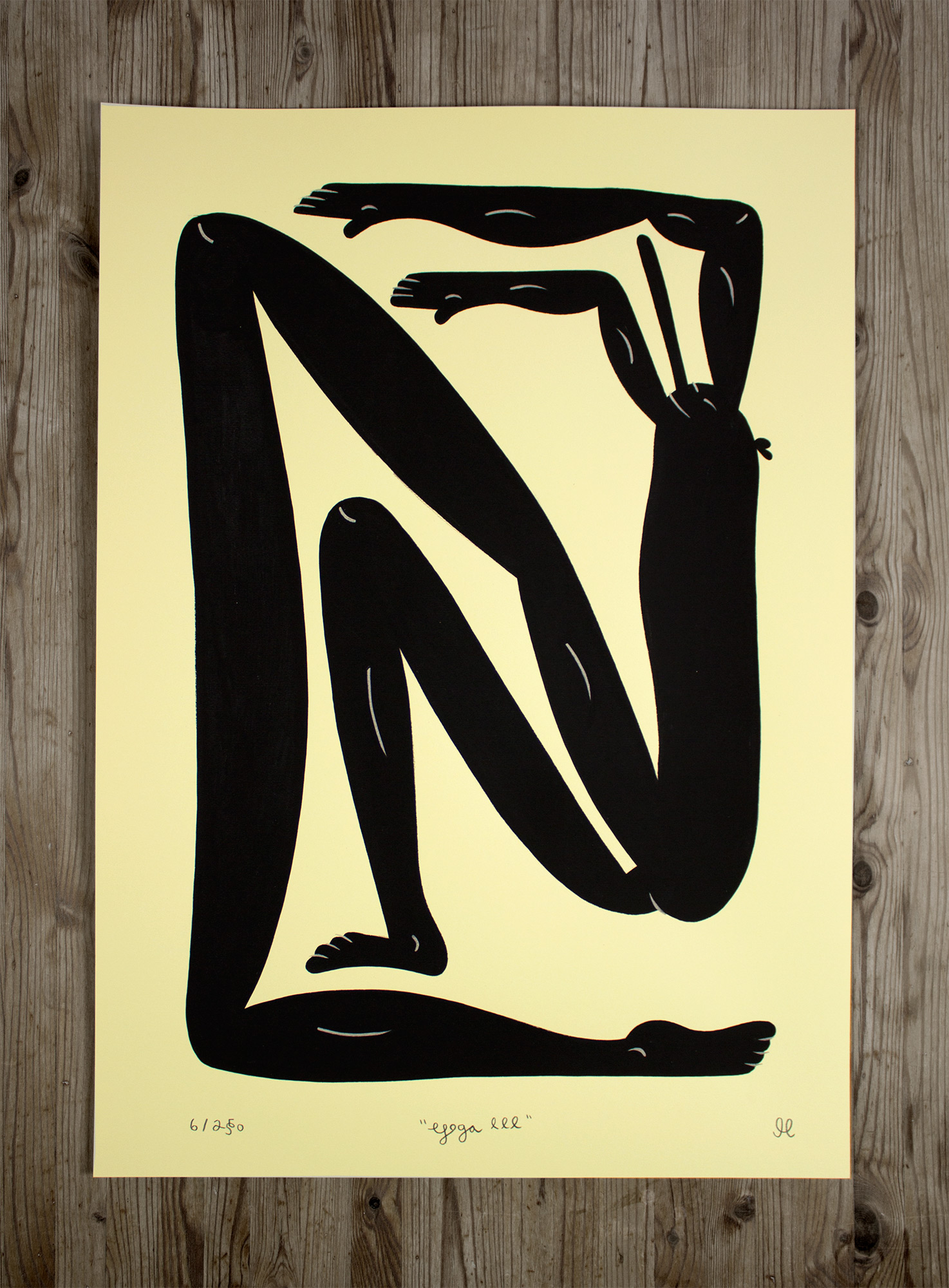 Yoga III | Plakater-posters-kunsttryk, Giclee-tryk | Mormor | Beauton Art Gallery plakater-posters-kunsttryk, giclee-tryk, børnevenlige, figurative, grafiske, illustrative, monokrome, pop, kroppe, tegneserier, humor, bevægelse, mennesker, beige, sorte, blæk, papir, sjove, samtidskunst, dansk, dekorative, design, interiør, bolig-indretning, moderne, moderne-kunst, nordisk, plakater, tryk, skandinavisk, Køb original kunst og kunstplakater. Malerier, tegninger, limited edition kunsttryk & plakater af dygtige kunstnere.