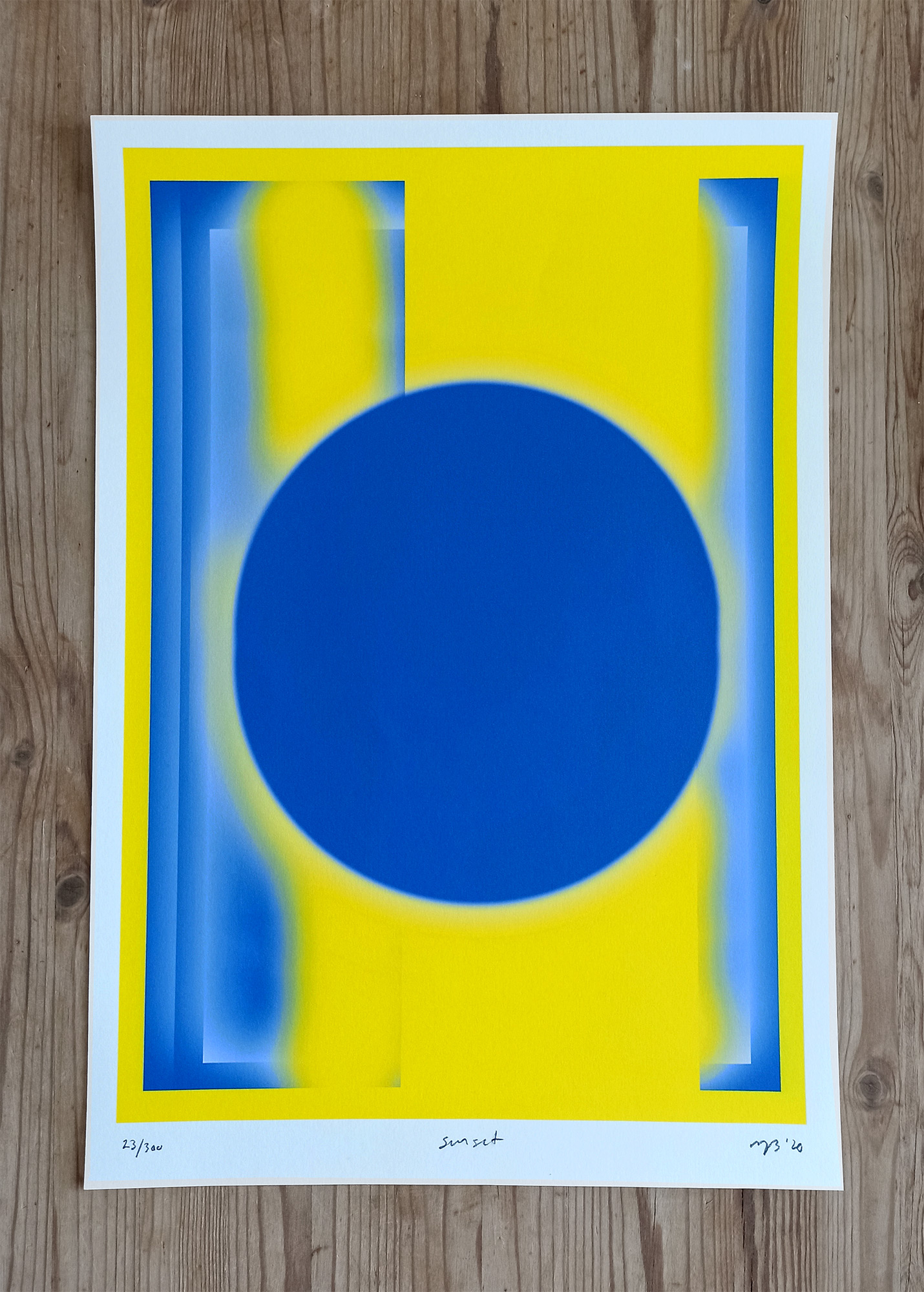 plakater-posters-kunsttryk, giclee-tryk, æstetiske, farverige, grafiske, minimalistiske, pop, arkitektur, mønstre, himmel, blå, gule, blæk, papir, smukke, samtidskunst, københavn, dansk, design, interiør, bolig-indretning, moderne, moderne-kunst, nordisk, plakater, tryk, skandinavisk, sol, Køb original kunst og kunstplakater. Malerier, tegninger, limited edition kunsttryk & plakater af dygtige kunstnere.