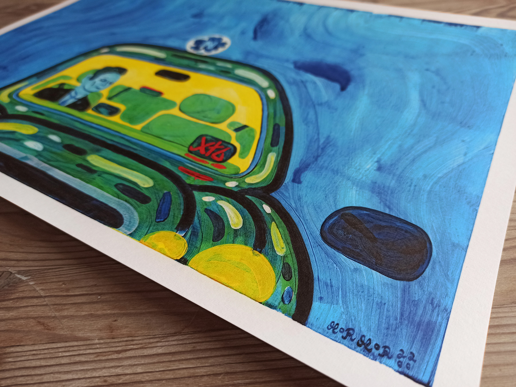 Taxi Mini | Plakater-posters-kunsttryk, Giclee-tryk | Mormor | Beauton Art Gallery plakater-posters-kunsttryk, giclee-tryk, farverige, børnevenlige, figurative, grafiske, pop, kroppe, tegneserier, hverdagsliv, bevægelse, mennesker, transportmidler, blå, grønne, turkise, gule, blæk, papir, sjove, biler, samtidskunst, dansk, dekorative, design, interiør, bolig-indretning, moderne, moderne-kunst, nordisk, plakater, tryk, skandinavisk, Køb original kunst og kunstplakater. Malerier, tegninger, limited edition kunsttryk & plakater af dygtige kunstnere.
