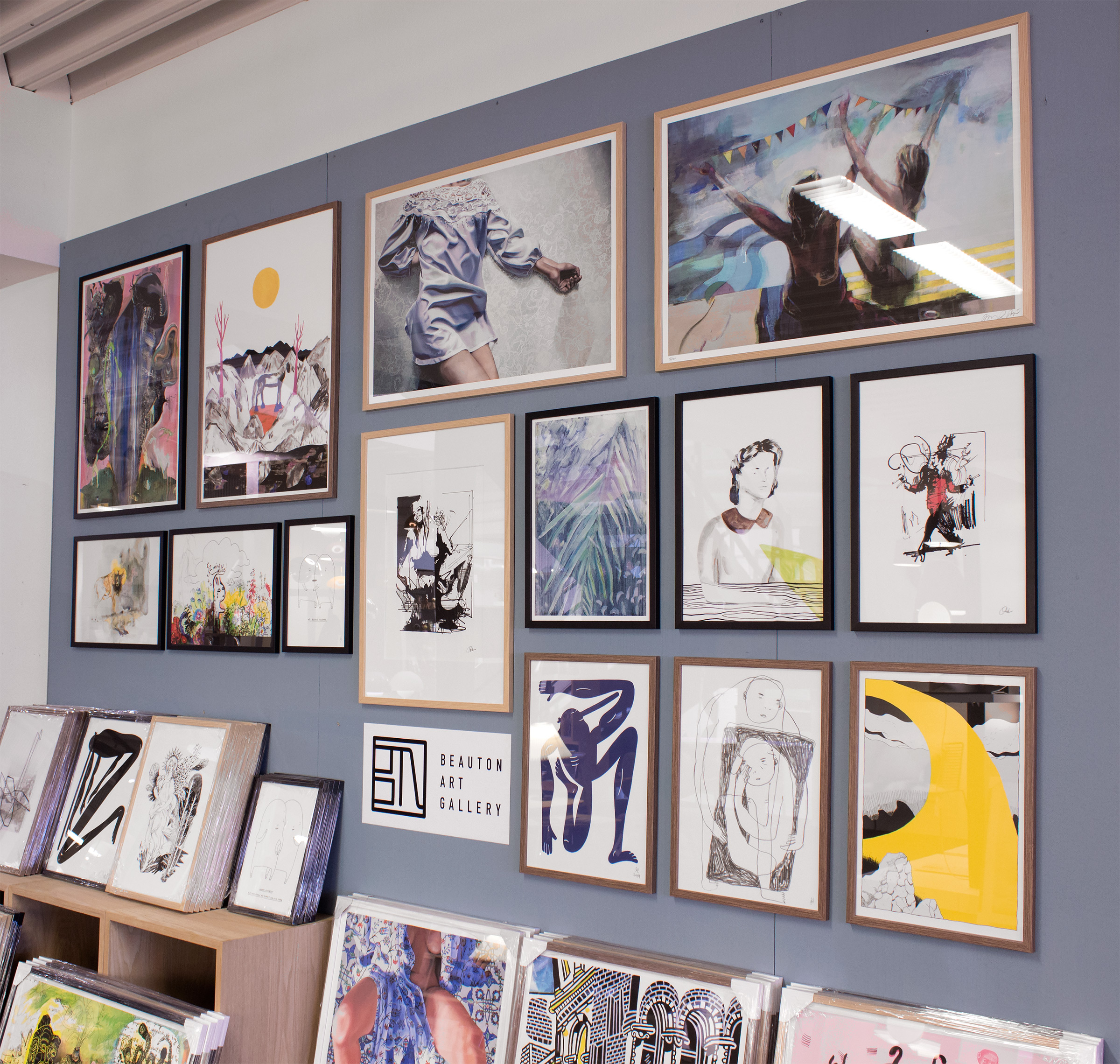 Yoga Exercise II (Blue) | Plakater-posters-kunsttryk, Giclee-tryk | Mormor | Beauton Art Gallery plakater-posters-kunsttryk, giclee-tryk, børnevenlige, figurative, grafiske, illustrative, kroppe, tegneserier, bevægelse, mennesker, sport, blå, blæk, papir, sjove, samtidskunst, københavn, dekorative, design, interiør, bolig-indretning, moderne, moderne-kunst, plakater, tryk, Køb original kunst og kunstplakater. Malerier, tegninger, limited edition kunsttryk & plakater af dygtige kunstnere.