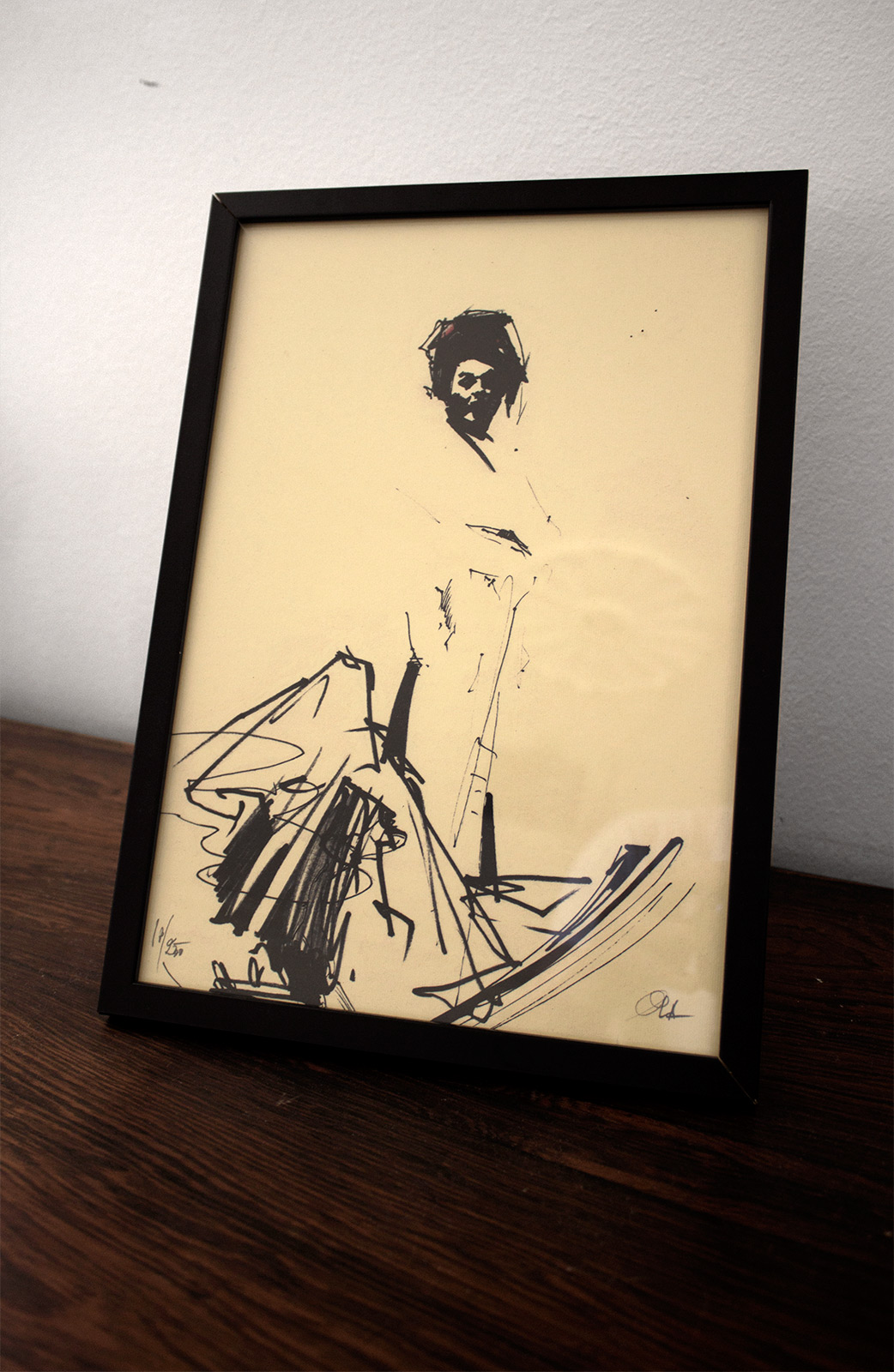 plakater-posters-kunsttryk, giclee-tryk, æstetiske, figurative, grafiske, portræt, kroppe, bevægelse, mennesker, beige, sorte, røde, blæk, papir, abstrakte-former, smukke, samtidskunst, dansk, dekorative, design, kvindelig, interiør, bolig-indretning, moderne, moderne-kunst, nordisk, plakater, skandinavisk, kvinder, Køb original kunst og kunstplakater. Malerier, tegninger, limited edition kunsttryk & plakater af dygtige kunstnere.