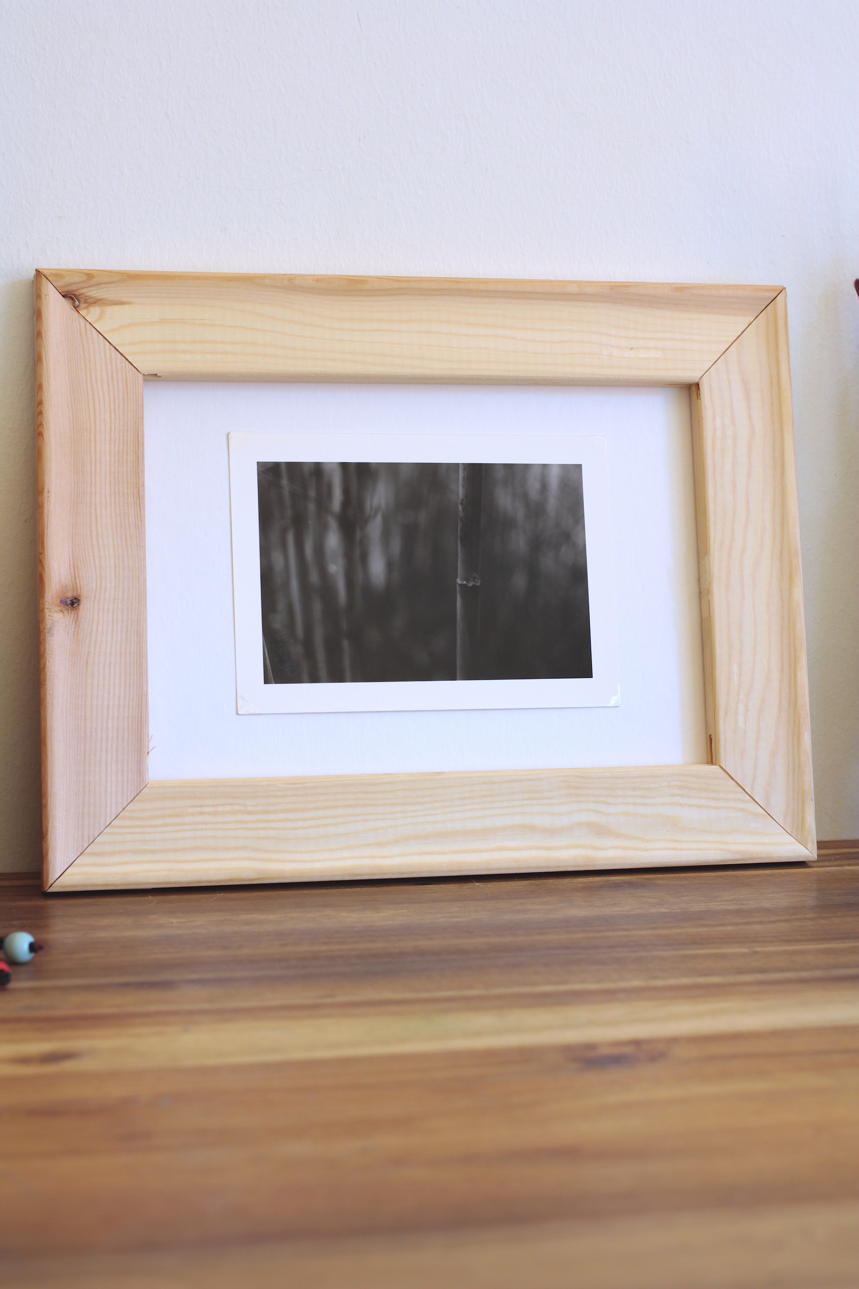 Bambus | Plakater-posters-kunsttryk, Fotografier | Rafael Guerrero Céspedes | Beauton Art Gallery plakater-posters-kunsttryk, fotografier, æstetiske, minimalistiske, monokrome, still-life, botanik, stemninger, natur, årstider, beige, sorte, grå, fotos, abstrakte-former, atmosfære, sort-hvide, konceptuel, samtidskunst, mørke, dag, dekorative, have, obskurt, udendørs, planter, romantiske, former, sommer, symbolsk, rolige, træer, vilde, Køb original kunst og kunstplakater. Malerier, tegninger, limited edition kunsttryk & plakater af dygtige kunstnere.