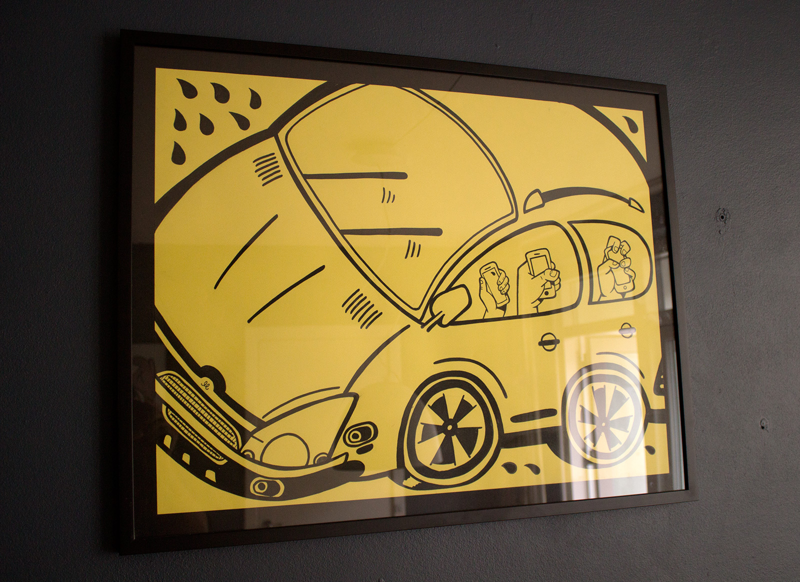 Familietur | Tegninger | Mormor | Beauton Art Gallery tegninger, børnevenlige, pop, humor, stemninger, bevægelse, transportmidler, sorte, gule, artliner, papir, tusch, sjove, biler, samtidskunst, dansk, design, interiør, bolig-indretning, moderne, moderne-kunst, naive, nordisk, skandinavisk, street-art, køretøjer, Køb original kunst og kunstplakater. Malerier, tegninger, limited edition kunsttryk & plakater af dygtige kunstnere.