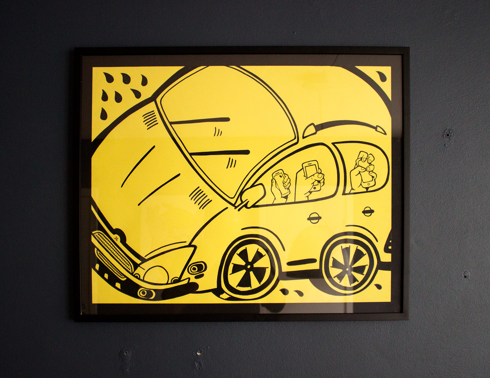 Familietur | Tegninger | Mormor | Beauton Art Gallery tegninger, børnevenlige, pop, humor, stemninger, bevægelse, transportmidler, sorte, gule, artliner, papir, tusch, sjove, biler, samtidskunst, dansk, design, interiør, bolig-indretning, moderne, moderne-kunst, naive, nordisk, skandinavisk, street-art, køretøjer, Køb original kunst og kunstplakater. Malerier, tegninger, limited edition kunsttryk & plakater af dygtige kunstnere.