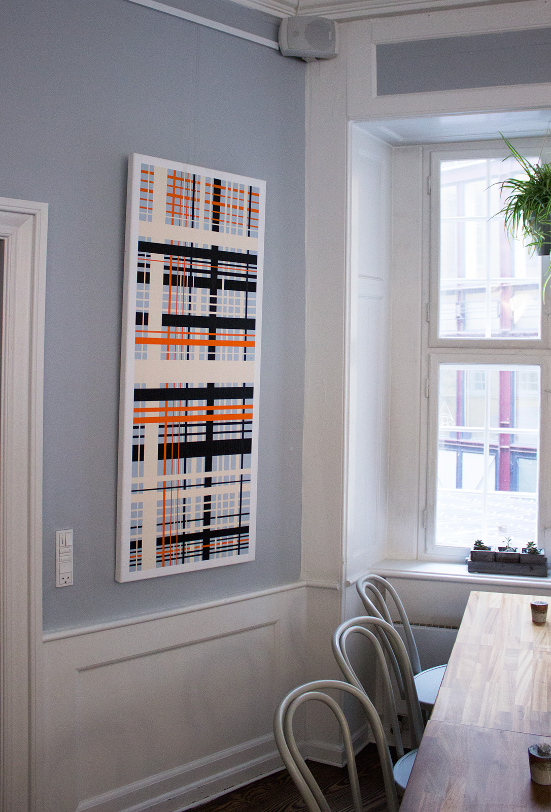 malerier, abstrakte, farverige, geometriske, grafiske, minimalistiske, arkitektur, mønstre, sorte, grå, orange, akryl,  bomuldslærred, abstrakte-former, arkitektoniske, samtidskunst, dansk, dekorative, design, interiør, bolig-indretning, moderne, moderne-kunst, nordisk, skandinavisk, levende, Køb original kunst og kunstplakater. Malerier, tegninger, limited edition kunsttryk & plakater af dygtige kunstnere.