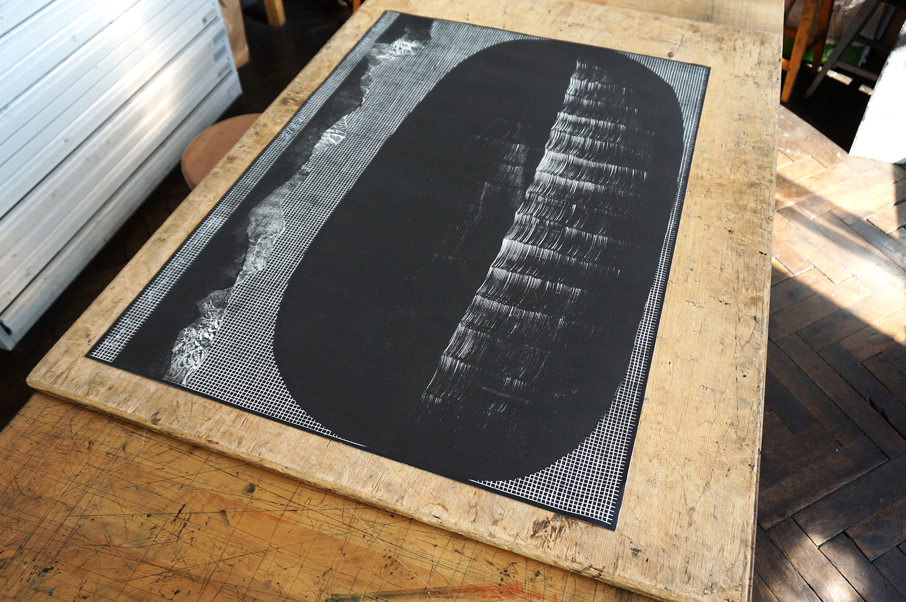 Big Black | Limited-editions, Engraveringer | Tomasz Winiarski | Beauton Art Gallery limited-editions, engraveringer, abstrakte, grafiske, landskab, monokrome, natur, mønstre, himle, sorte, grå, hvide, blæk, papir,  print, abstrakte-former, atmosfære, sort-hvide, sceneri, Buy original high quality art. Paintings, drawings, limited edition prints & posters by talented artists.