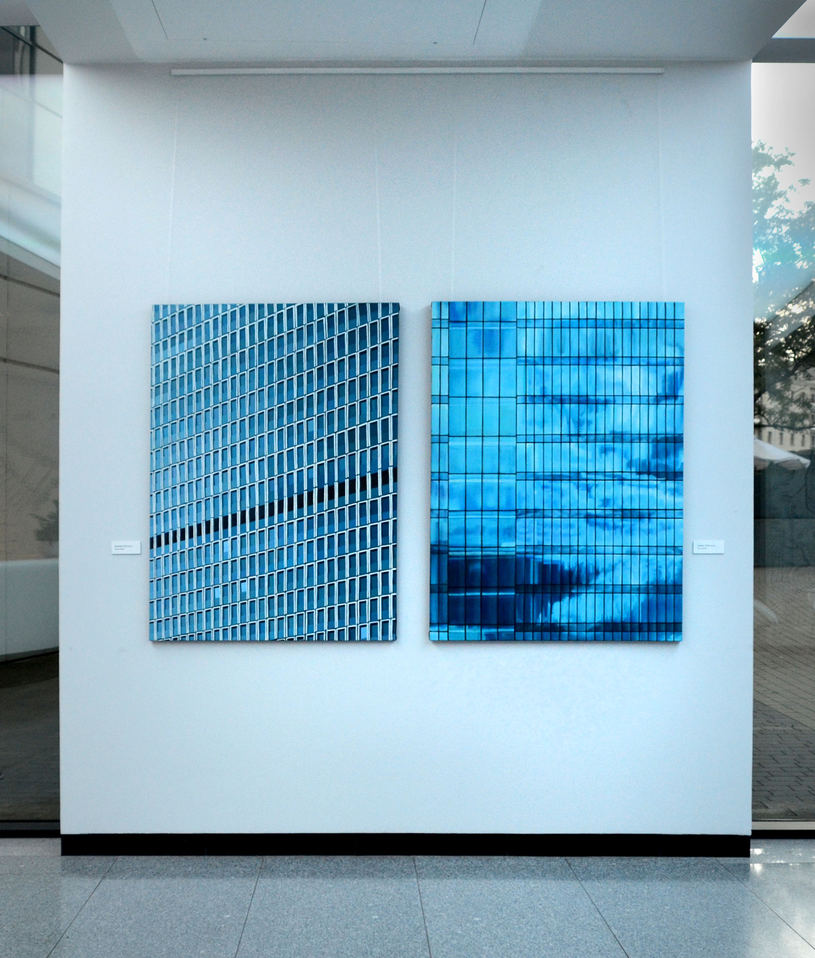 Brussels 07:42 PM | Malerier | Noemi Staniszewska | Beauton Art Gallery malerier, figurative, geometriske, minimalistiske, arkitektur, mønstre, himmel, sorte, blå, grå,  bomuldslærred, olie, arkitektoniske, atmosfære, bygninger, samtidskunst, dansk, design, moderne, moderne-kunst, naturlig, naturealistiske, nordisk, realisme, skandinavisk, Køb original kunst og kunstplakater. Malerier, tegninger, limited edition kunsttryk & plakater af dygtige kunstnere.