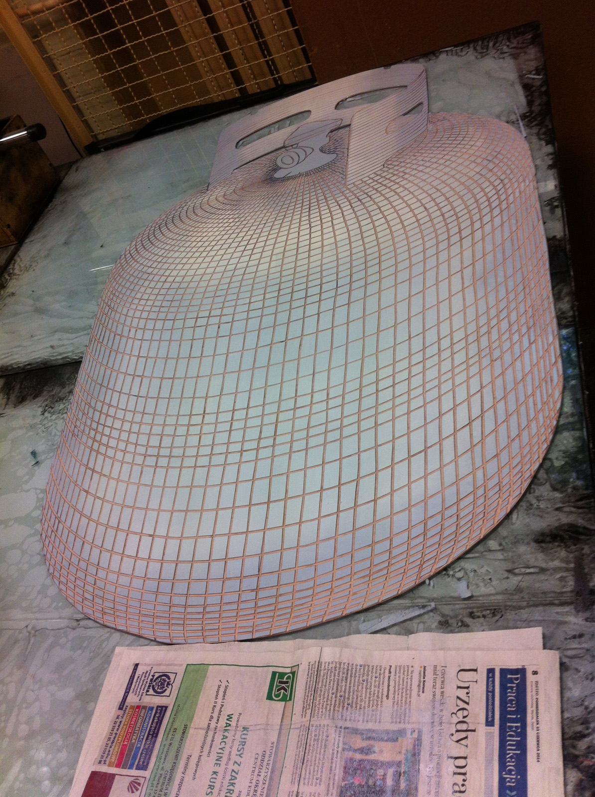 Gauss - 140 x 100 cm. Limited edition linoleumstryk af Marta Banaszak GAS CYLINDER linocut_printing process