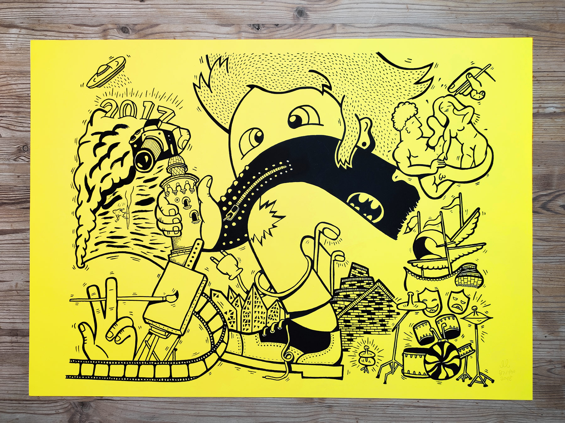 plakater-posters-kunsttryk, giclee-tryk, børnevenlige, figurative, illustrative, pop, kroppe, børn, humor, mennesker, sport, sorte, gule, blæk, papir, sjove, drenge, sød, dansk, design, graffiti, interiør, bolig-indretning, moderne, moderne-kunst, nordisk, plakater, skandinavisk, Køb original kunst og kunstplakater. Malerier, tegninger, limited edition kunsttryk & plakater af dygtige kunstnere.