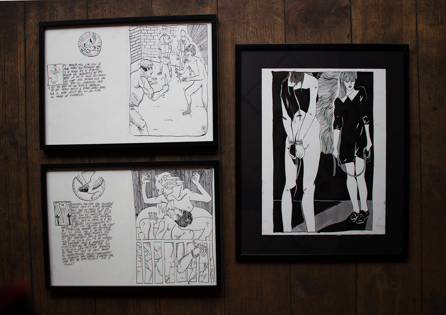 Låsesmedsfilerne XVII | Tegninger | Halfdan Pisket | Beauton Art Gallery tegninger, grafiske, illustrative, monokrome, portræt, kroppe, tegneserier, seksualitet, sorte, hvide, artliner, papir, tusch, erotiske, mænd, nøgen, seksuel, Køb original kunst og kunstplakater. Malerier, tegninger, limited edition kunsttryk & plakater af dygtige kunstnere.