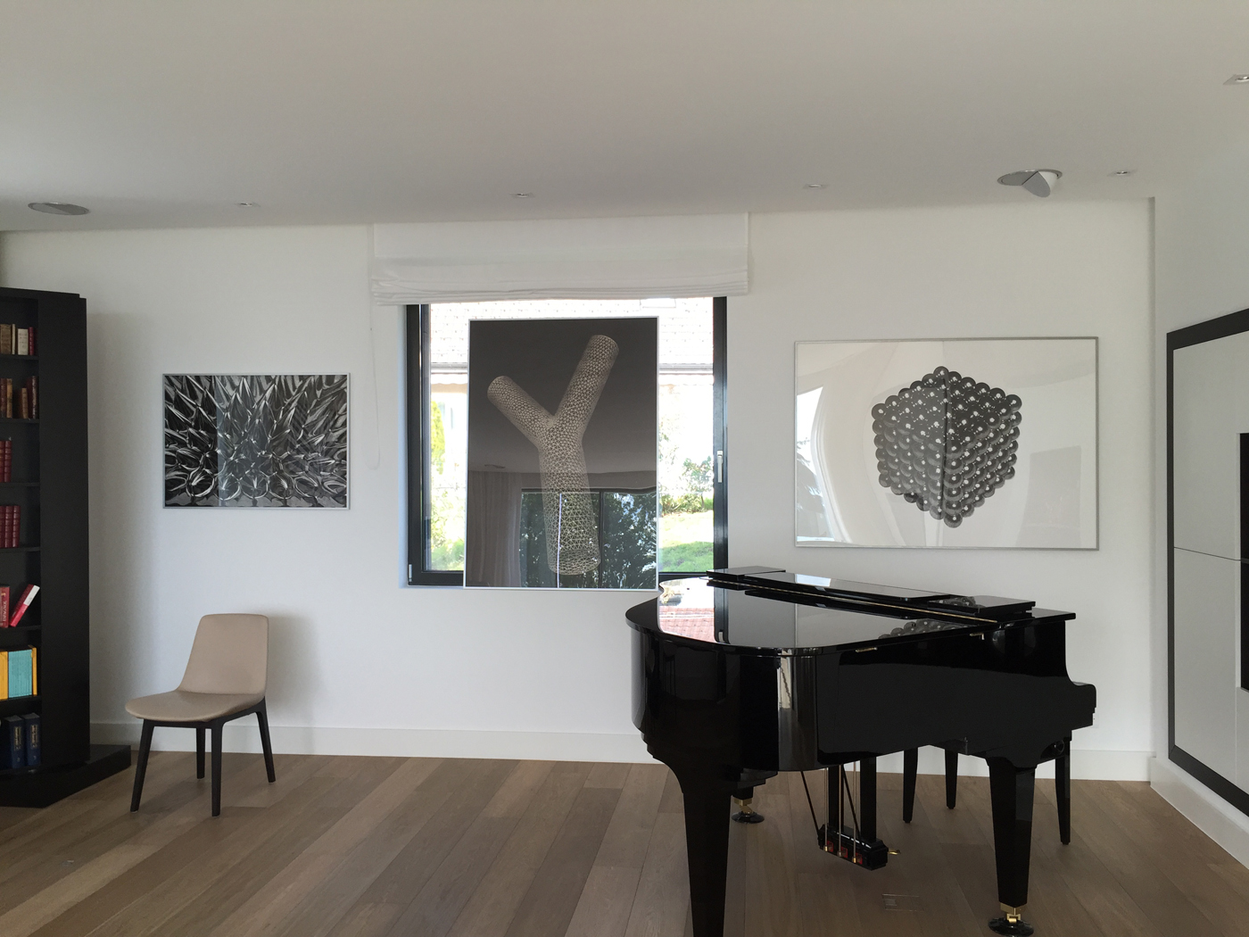 Ferrofluid - 70 x 100 cm. Limited edition linoleumstryk af Marta Banaszak