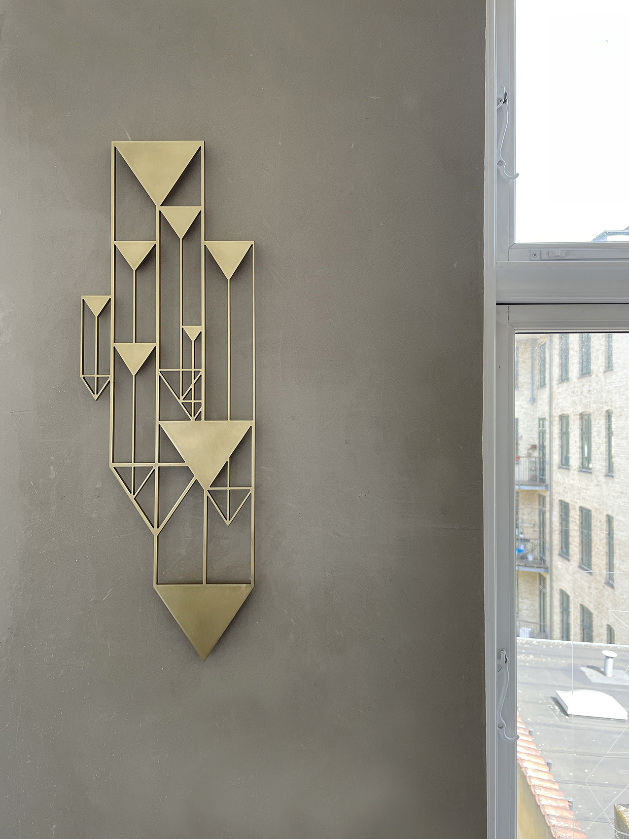 skulpturer, abstrakte, æstetiske, geometriske, grafiske, minimalistiske, arkitektur, guld, andre-medier, abstrakte-former, arkitektoniske, smukke, dekorative, design, interiør, bolig-indretning, rum, former, Køb original kunst og kunstplakater. Malerier, tegninger, limited edition kunsttryk & plakater af dygtige kunstnere.