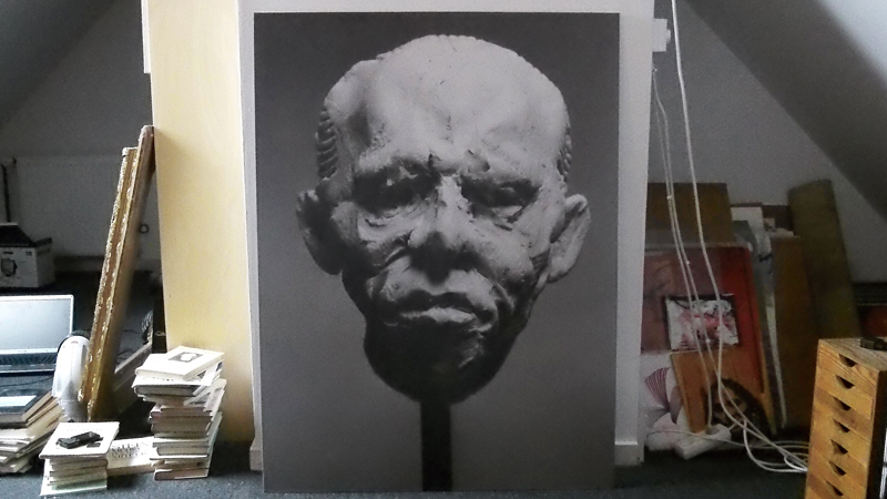 Kunstudstilling, Uden Titel #17 - 120 x 90. Et kunstfotografi af skulptur-portræt i miniature. Fotograf Poul Pedersen og Ola Juliussen. stærkt flot kunstfotografi kunst fotografi, fotografer, skulpturer stort unika fantastisk til det moderne hjem