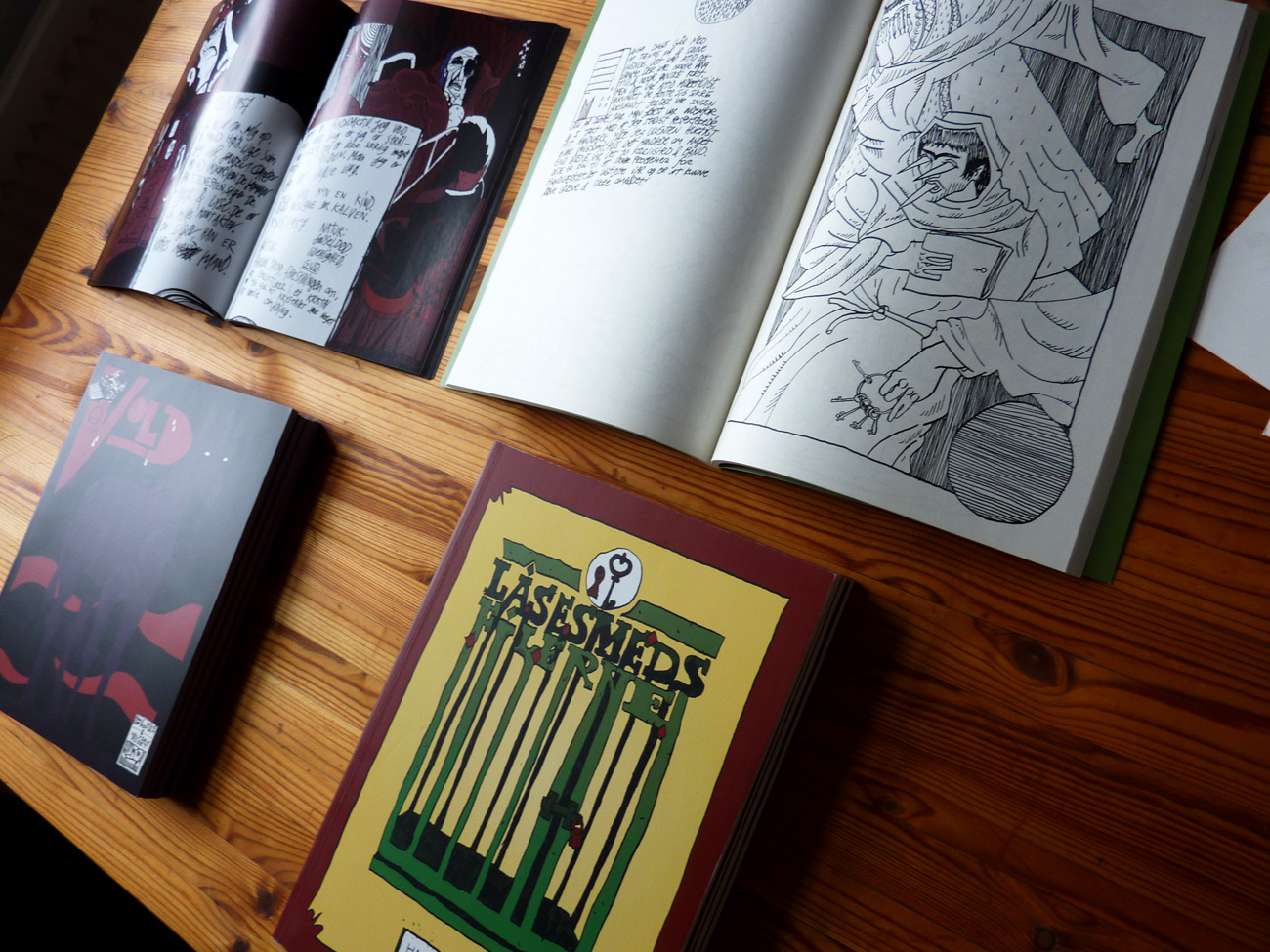 Låsesmedsfilerne XXII | Tegninger | Halfdan Pisket | Beauton Art Gallery tegninger, figurative, illustrative, portræt, kroppe, tegneserier, hverdagsliv, seksualitet, sorte, hvide, papir, tusch, erotiske, nøgen, seksuel, skitse, Køb original kunst og kunstplakater. Malerier, tegninger, limited edition kunsttryk & plakater af dygtige kunstnere.