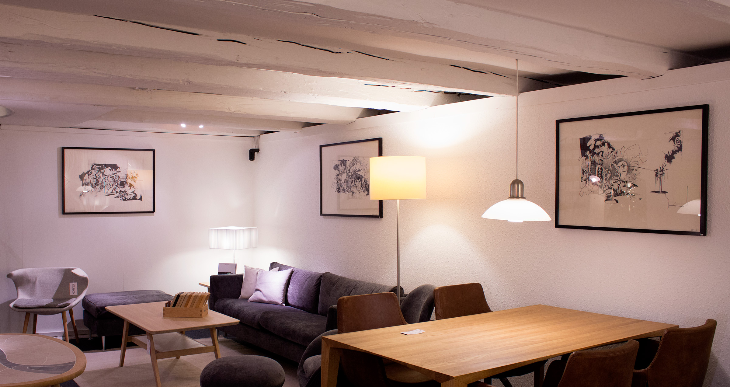 tegninger, abstrakte, ekspressionistiske, geometriske, illustrative, monokrome, arkitektur, botanik, bevægelse, mønstre, sorte, hvide, blæk, papir, tusch, abstrakte-former, arkitektoniske, sort-hvide, bygninger, samtidskunst, dansk, dekorative, design, blomster, interiør, bolig-indretning, moderne, moderne-kunst, nordisk, skandinavisk, street-art, Køb original kunst og kunstplakater. Malerier, tegninger, limited edition kunsttryk & plakater af dygtige kunstnere.