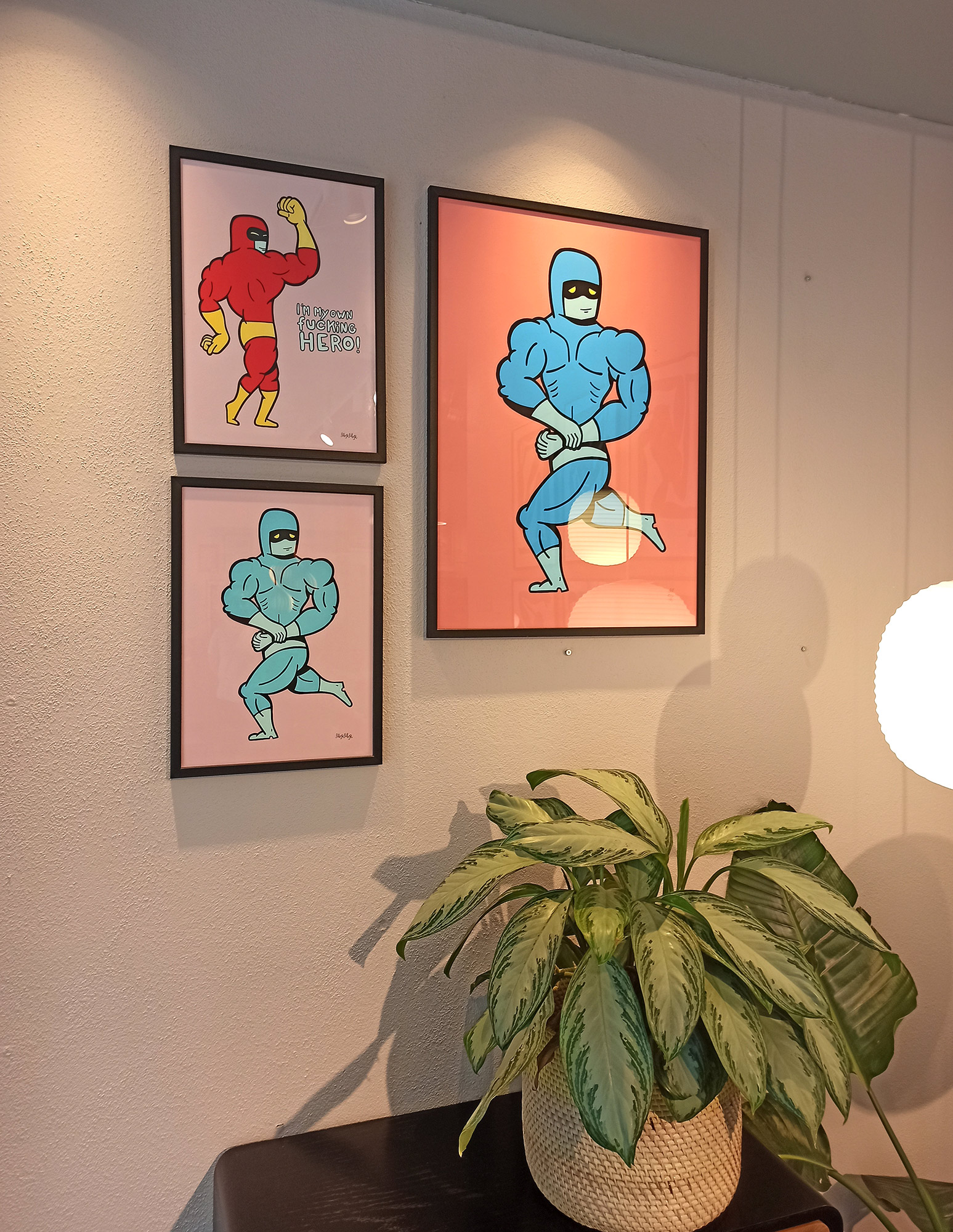 plakater-posters-kunsttryk, giclee-tryk, farverige, børnevenlige, figurative, illustrative, pop, kroppe, tegneserier, humor, mennesker, blå, pink, blæk, papir, sjove, drenge, samtidskunst, københavn, dansk, dekorative, design, interiør, bolig-indretning, moderne, moderne-kunst, nordisk, pop-art, plakater, tryk, skandinavisk, street-art, Køb original kunst og kunstplakater. Malerier, tegninger, limited edition kunsttryk & plakater af dygtige kunstnere.