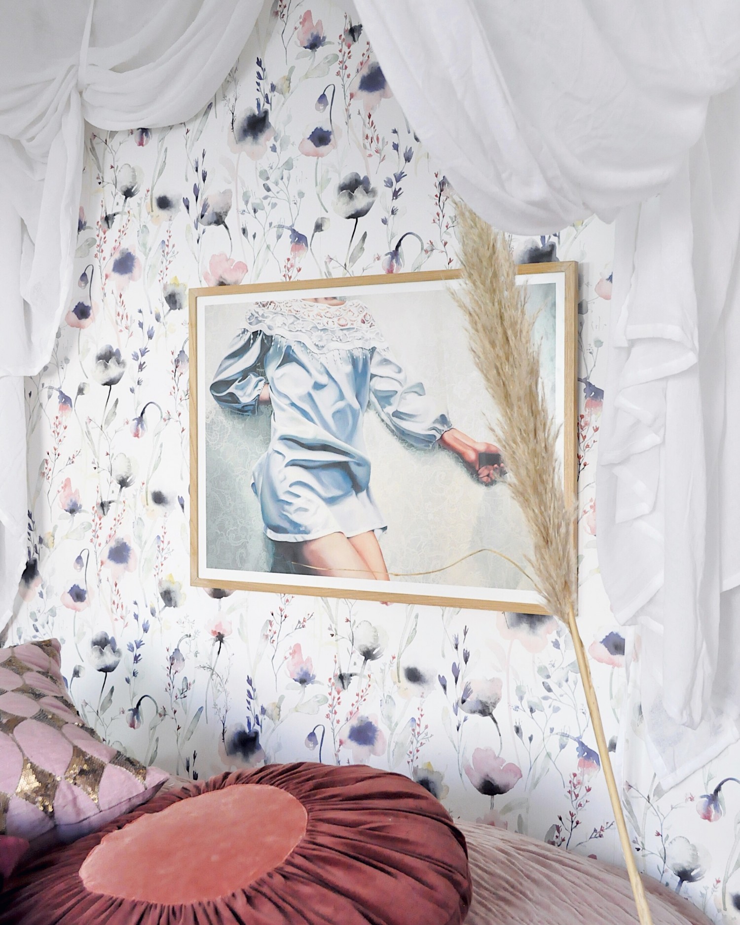 Act of Pattern VIII | Plakater-posters-kunsttryk, Giclee-tryk | Aleksandra Kalisz | Beauton Art Gallery plakater-posters-kunsttryk, giclee-tryk, æstetiske, figurative, landskab, kroppe, botanik, mønstre, seksualitet, beige, blå, grå, hvide, blæk, papir, dansk, dekorative, design, kvindelig, blomster, interiør, bolig-indretning, naturlig, naturealistiske, nordisk, planter, romantiske, skandinavisk, kvinder, Køb original kunst og kunstplakater. Malerier, tegninger, limited edition kunsttryk & plakater af dygtige kunstnere.