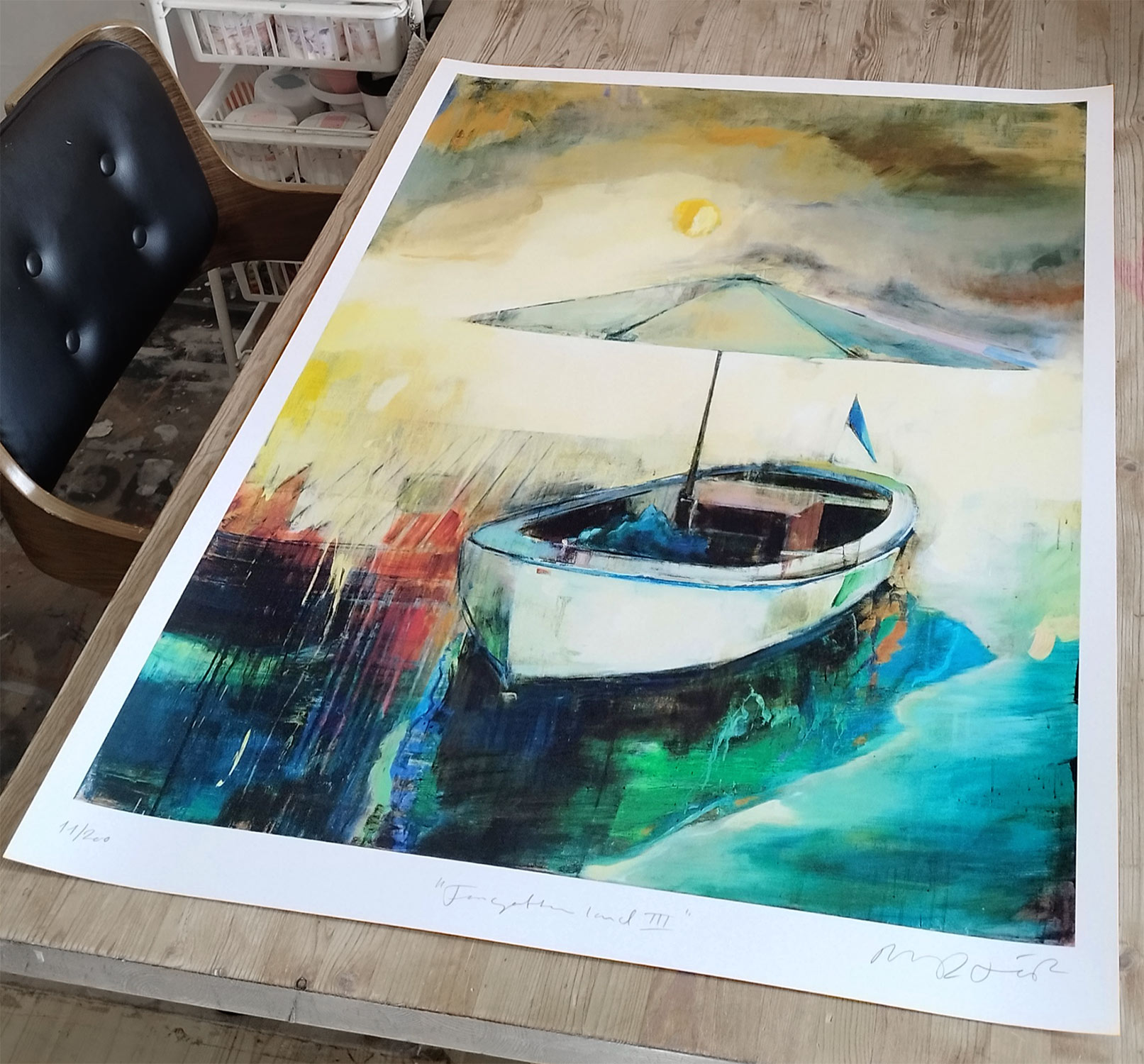 plakater-posters-kunsttryk, giclee-tryk, ekspressionistiske, figurative, geometriske, grafiske, bevægelse, natur, havet, sejlads, himmel, transportmidler, beige, blå, grønne, lillae, blæk, papir, atmosfære, strand, smukke, både, samtidskunst, københavn, ekspressionisme, interiør, bolig-indretning, moderne-kunst, nordisk, udendørs, skandinavisk, sommer, sol, symbolsk, rejse, vand, Køb original kunst og kunstplakater. Malerier, tegninger, limited edition kunsttryk & plakater af dygtige kunstnere.