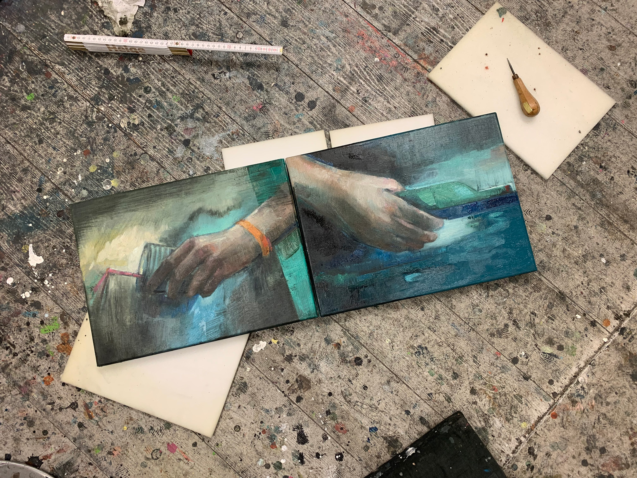 All inclusive I | Malerier | Marck Fink | Beauton Art Gallery malerier, farverige, ekspressionistiske, figurative, grafiske, hverdagsliv, mennesker, beige, blå, grønne, orange, akryl, kul,  bomuldslærred, olie, samtidskunst, københavn, dansk, drinks, ekspressionisme, interiør, bolig-indretning, moderne-kunst, nordisk, udendørs, skandinavisk, sommer, sol, symbolsk, rejse, Køb original kunst og kunstplakater. Malerier, tegninger, limited edition kunsttryk & plakater af dygtige kunstnere.