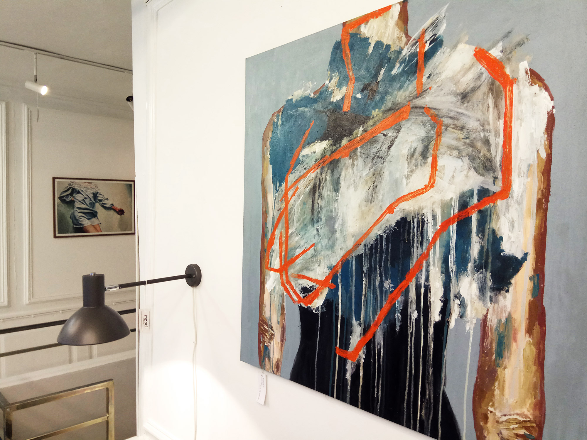 Forward III | Malerier | Rose Marie Brøgger | Beauton Art Gallery malerier, farverige, ekspressionistiske, figurative, kroppe, mennesker, blå, brune, orange, akryl,  bomuldslærred, abstrakte-former, samtidskunst, københavn, dansk, dekorative, design, interiør, bolig-indretning, moderne, moderne-kunst, nordisk, skandinavisk, Køb original kunst og kunstplakater. Malerier, tegninger, limited edition kunsttryk & plakater af dygtige kunstnere.