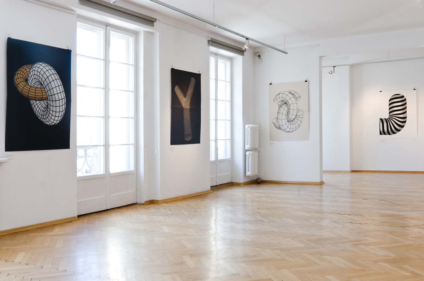 Figurations IX beige - 140 x 100 cm. Limited edition linocut print af Marta Banaszak FIGURATIONS IX linocut_Doctorate Degree exhibition