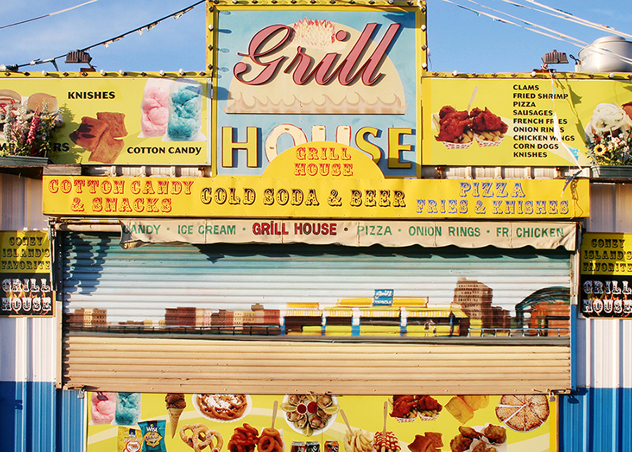 A Missed Chance to Wonderland, Grill House | Kunsttryk, Fotografier | Tina Louise Hunderup | Beauton Art Gallery kunsttryk, fotografier, farverige, grafiske, pop, arkitektur, humor, årstider, gule, papir, arkitektoniske, strand, samtidskunst, københavn, dansk, dekorative, design, interiør, bolig-indretning, moderne-kunst, nordisk, skandinavisk, levende, Køb original kunst og kunstplakater. Malerier, tegninger, limited edition kunsttryk & plakater af dygtige kunstnere.