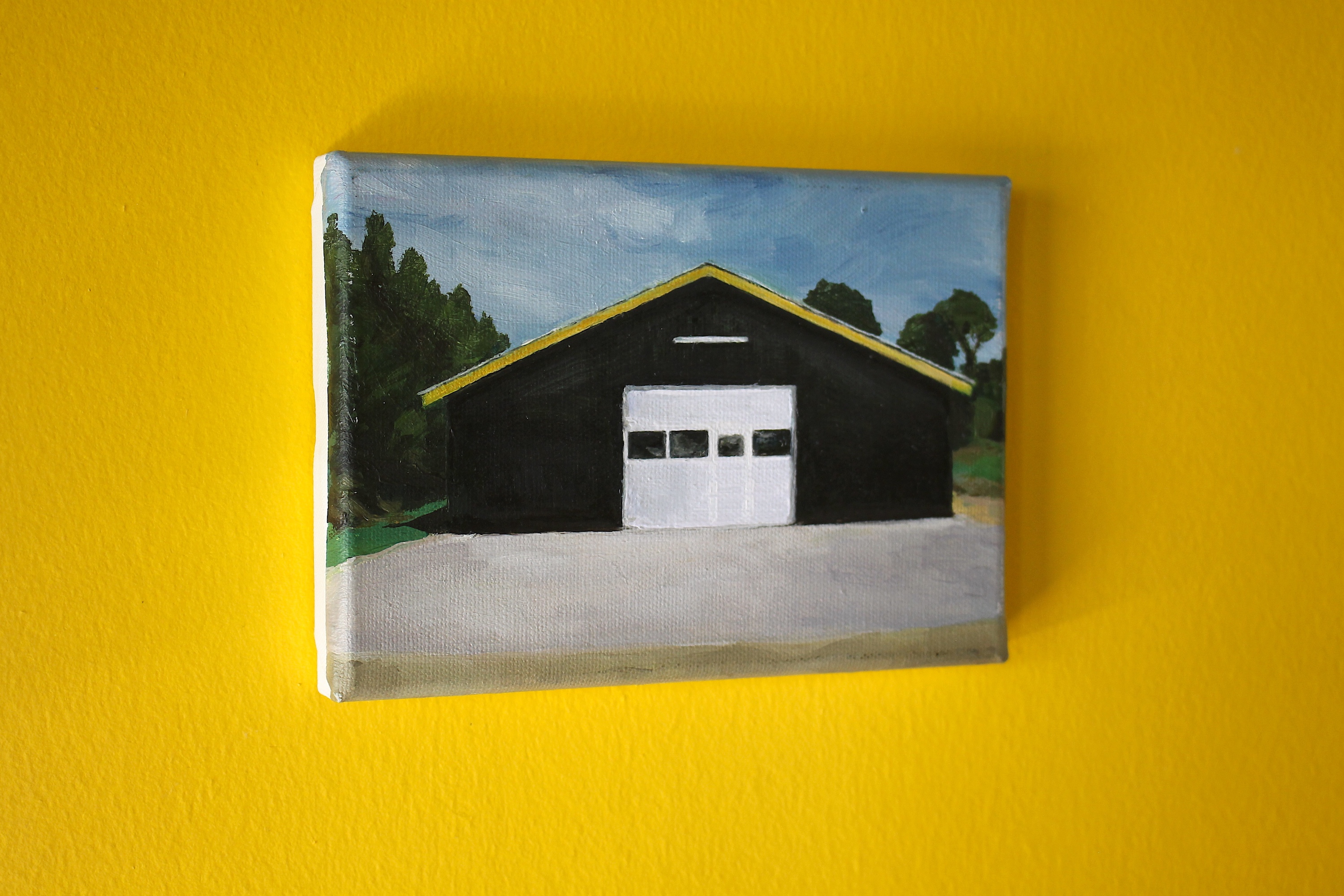 malerier, æstetiske, figurative, landskab, minimalistiske, arkitektur, botanik, hverdagsliv, natur, årstider, himmel, sorte, blå, grønne, grå, hvide, gule,  bomuldslærred, olie, arkitektoniske, smukke, bygninger, samtidskunst, dansk, dekorative, bondegård, skov, vandret, huse, interiør, bolig-indretning, moderne-kunst, nordisk, skandinavisk, rolige, træer, Køb original kunst og kunstplakater. Malerier, tegninger, limited edition kunsttryk & plakater af dygtige kunstnere.