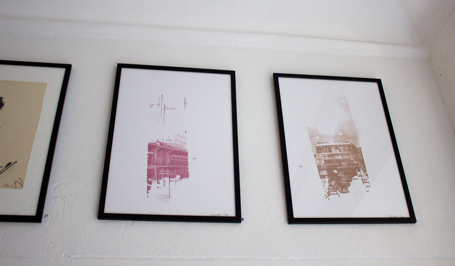 plakater-posters-kunsttryk, giclee-tryk, ekspressionistiske, geometriske, arkitektur, blå, violette, hvide, blæk, papir, abstrakte-former, arkitektoniske, bygninger, samtidskunst, dansk, dekorative, design, ekspressionisme, interiør, bolig-indretning, moderne, moderne-kunst, nordisk, skandinavisk, Køb original kunst og kunstplakater. Malerier, tegninger, limited edition kunsttryk & plakater af dygtige kunstnere.