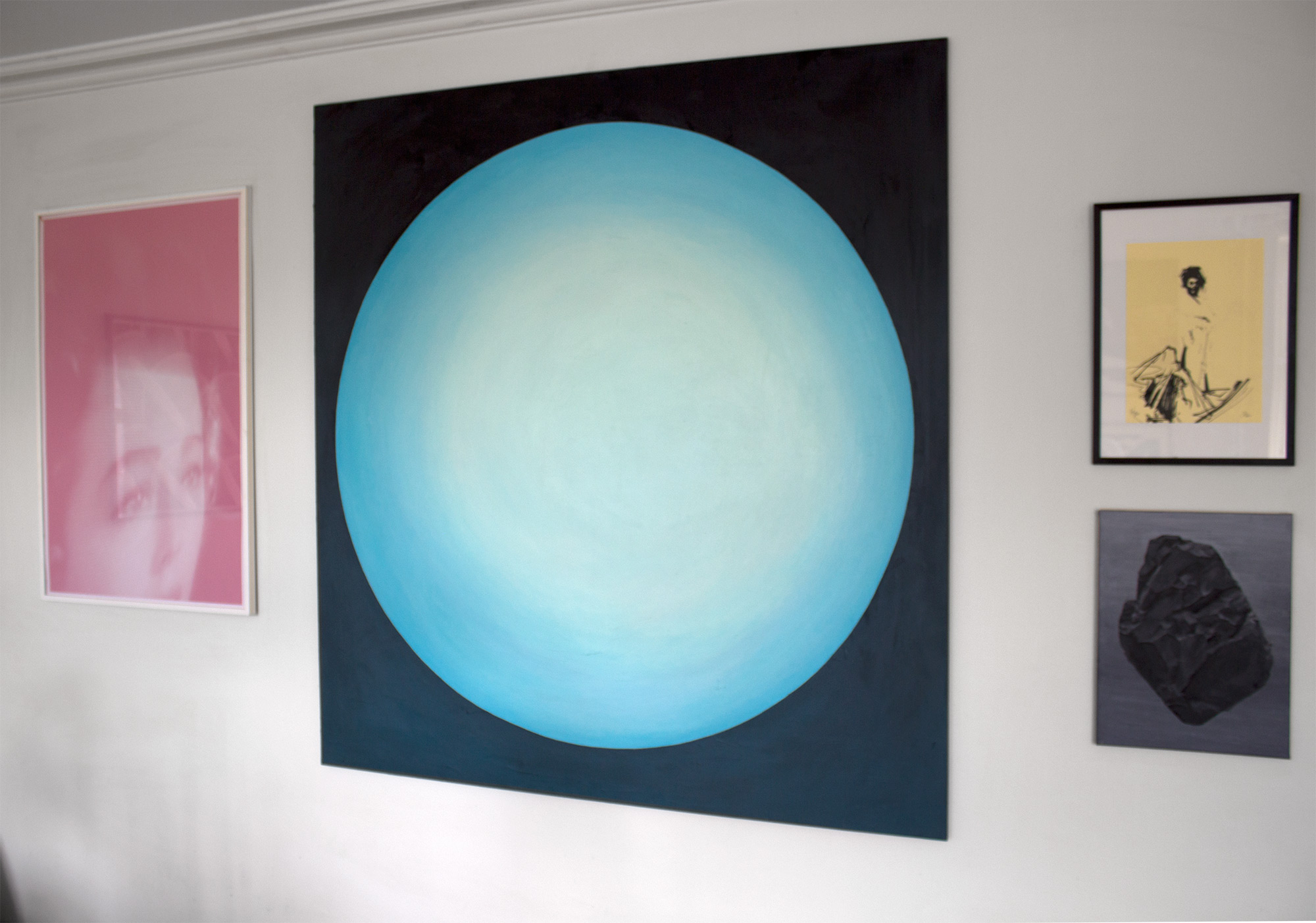 malerier, abstrakte, æstetiske, figurative, geometriske, grafiske, minimalistiske, mønstre, teknologi, blå, turkise, akryl,  bomuldslærred, smukke, konceptuel, samtidskunst, dansk, dekorative, interiør, bolig-indretning, moderne, moderne-kunst, nordisk, skandinavisk, Køb original kunst og kunstplakater. Malerier, tegninger, limited edition kunsttryk & plakater af dygtige kunstnere.