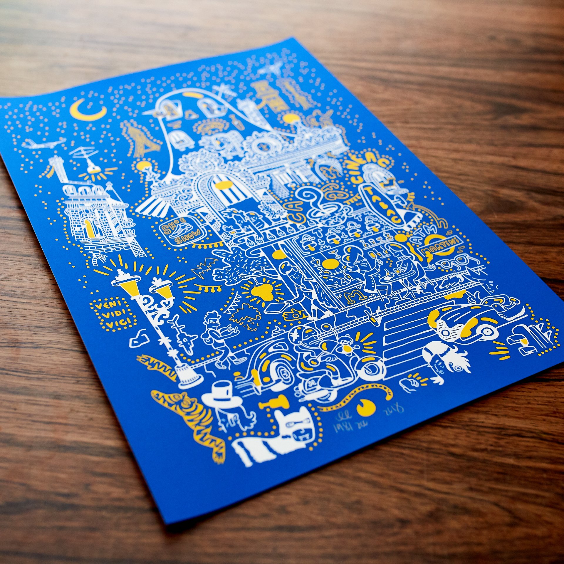 Paris | Kunsttryk, Silketryk | Mormor | Beauton Art Gallery kunsttryk, silketryk, dyr, farverige, børnevenlige, figurative, grafiske, illustrative, pop, arkitektur, botanik, tegneserier, børn, mennesker, blå, hvide, gule, akryl, papir, sjove, bygninger, biler, byer, samtidskunst, københavn, sød, dansk, interiør, bolig-indretning, moderne, nordisk, plakater, tryk, skandinavisk, Køb original kunst og kunstplakater. Malerier, tegninger, limited edition kunsttryk & plakater af dygtige kunstnere.