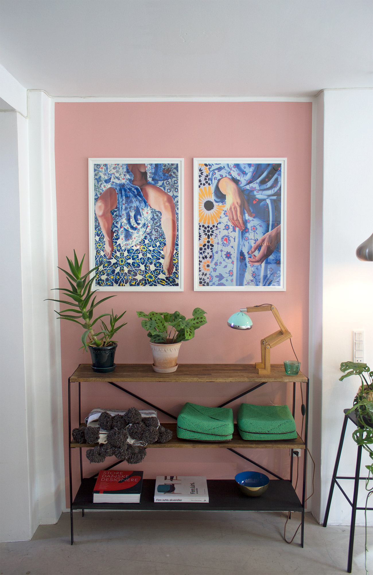 plakater-posters-kunsttryk, giclee-tryk, æstetiske, figurative, kroppe, botanik, mønstre, seksualitet, beige, blå, hvide, gule,  bomuldslærred, olie, arkitektoniske, dansk, design, erotiske, kvindelig, interiør, bolig-indretning, naturlig, naturealistiske, nordisk, planter, romantiske, skandinavisk, seksuel, kvinder, Køb original kunst og kunstplakater. Malerier, tegninger, limited edition kunsttryk & plakater af dygtige kunstnere.