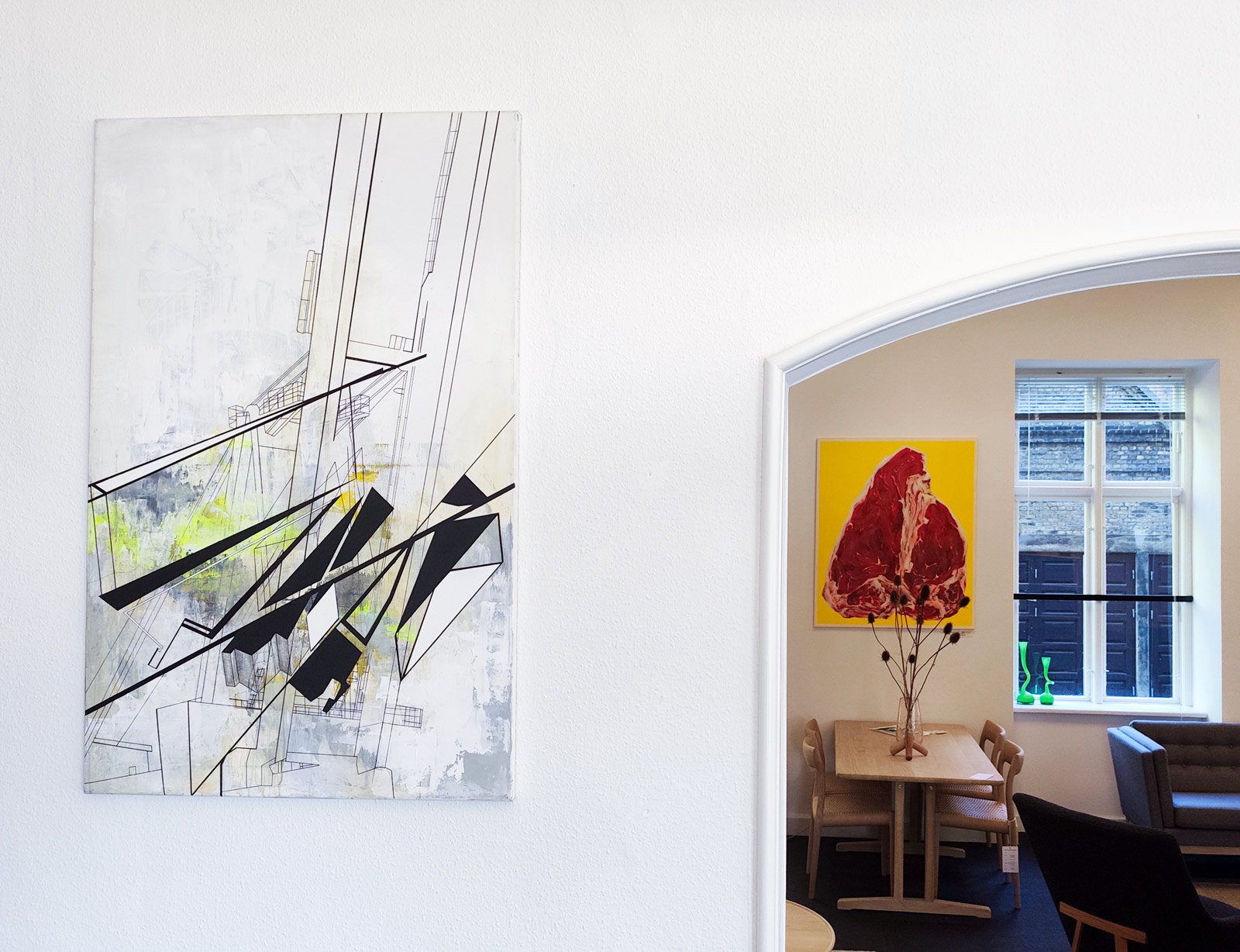 malerier, abstrakte, geometriske, grafiske, pop, arkitektur, mønstre, videnskab, teknologi, sorte, grå, hvide, gule, akryl, hørlærred, tusch, abstrakte-former, arkitektoniske, samtidskunst, dansk, dekorative, design, interiør, bolig-indretning, moderne, moderne-kunst, nordisk, skandinavisk, Køb original kunst og kunstplakater. Malerier, tegninger, limited edition kunsttryk & plakater af dygtige kunstnere.