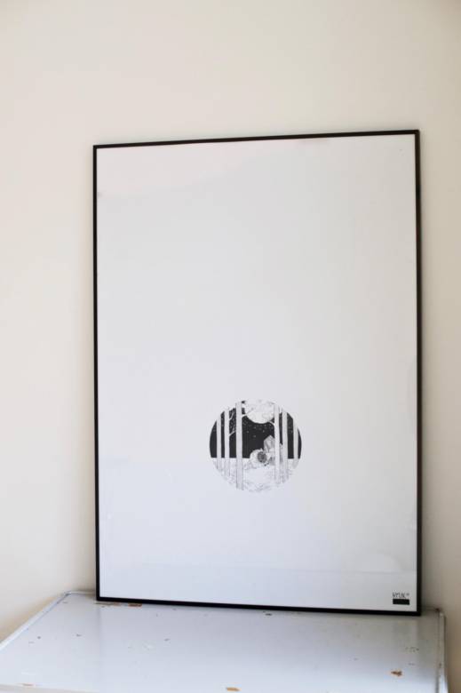 tegninger, figurative, minimalistiske, botanik, natur, sorte, hvide, artliner, papir, samtidskunst, dansk, design, interiør, bolig-indretning, moderne, moderne-kunst, naturlig, naturealistiske, nordisk, skandinavisk, hav, træer, Køb original kunst og kunstplakater. Malerier, tegninger, limited edition kunsttryk & plakater af dygtige kunstnere.