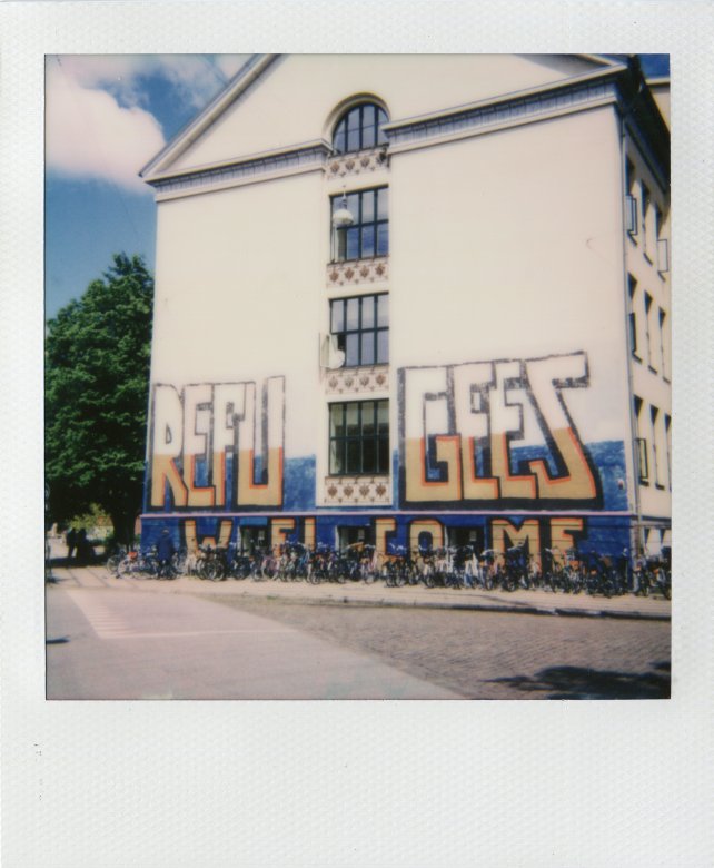 Velkommen | Fotografier | Rafael Guerrero Céspedes | Beauton Art Gallery fotografier, farverige, ekspressionistiske, grafiske, pop, arkitektur, tegneserier, hverdagsliv, stemninger, typografi, beige, blå, grønne, pastel, fotos, arkitektoniske, cykler, drenge, bygninger, byer, samtidskunst, københavn, terninger, dansk, dag, ekspressionisme, piger, graffiti, huse, kærlighed, moderne-kunst, nordisk, udendørs, skandinavisk, street-art, gader, urban, Køb original kunst og kunstplakater. Malerier, tegninger, limited edition kunsttryk & plakater af dygtige kunstnere.