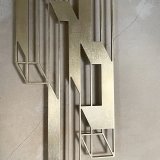 skulpturer, abstrakte, æstetiske, geometriske, monokrome, arkitektur, mønstre, brune, guld, metal, abstrakte-former, arkitektoniske, smukke, samtidskunst, dekorative, design, symmetri, lodret, Køb original kunst og kunstplakater. Malerier, tegninger, limited edition kunsttryk & plakater af dygtige kunstnere.