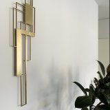 skulpturer, abstrakte, æstetiske, geometriske, arkitektur, mønstre, guld, metal, abstrakte-former, arkitektoniske, smukke, samtidskunst, københavn, dekorative, design, interiør, bolig-indretning, moderne, moderne-kunst, rum, former, Køb original kunst og kunstplakater. Malerier, tegninger, limited edition kunsttryk & plakater af dygtige kunstnere.