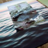 plakater-posters-kunsttryk, giclee-tryk, æstetiske, farverige, figurative, grafiske, landskab, pop, natur, havet, sejlads, himmel, blå, pink, gule, blæk, papir, samtidskunst, interiør, bolig-indretning, moderne, moderne-kunst, fotorealistisk, hav, vand, Køb original kunst og kunstplakater. Malerier, tegninger, limited edition kunsttryk & plakater af dygtige kunstnere.