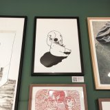 plakater-posters-kunsttryk, giclee-tryk, illustrative, monokrome, kroppe, tegneserier, børn, humor, mennesker, sorte, hvide, blæk, papir, sjove, sort-hvide, samtidskunst, dansk, dekorative, design, ansigter, moderne, moderne-kunst, nordisk, skandinavisk, skitse, Køb original kunst og kunstplakater. Malerier, tegninger, limited edition kunsttryk & plakater af dygtige kunstnere.