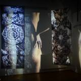 Batik III | Kunsttryk, Tegninger, Engraveringer, Andre-kunstværker | Aleksandra Kalisz | Beauton Art Gallery kunsttryk, tegninger, engraveringer, andre-kunstværker, æstetiske, geometriske, grafiske, landskab, arkitektur, botanik, mønstre, brune, grå, hvide, andre-medier, arkitektoniske, københavn, dansk, dekorative, design, blomster, interiør, bolig-indretning, nordisk, planter, skandinavisk, Køb original kunst og kunstplakater. Malerier, tegninger, limited edition kunsttryk & plakater af dygtige kunstnere.