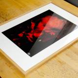 Morgenvækkeren | Plakater-posters-kunsttryk, Fotografier | Ola Juliussen | Beauton Art Gallery plakater-posters-kunsttryk, fotografier, farverige, figurative, portræt, surrealistiske, kroppe, mennesker, sorte, røde, akryl, ler, tusch, fotos, andre-medier, samtidskunst, mørke, ansigter, interiør, bolig-indretning, mænd, moderne, moderne-kunst, nordisk, plakater, tryk, skandinavisk, levende, Køb original kunst og kunstplakater. Malerier, tegninger, limited edition kunsttryk & plakater af dygtige kunstnere.