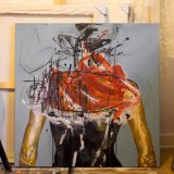 Forward II | Malerier | Rose Marie Brøgger | Originalt maleri af Rosemarie Brøgger | Beauton Art Gallery malerier, abstrakte, æstetiske, ekspressionistiske, portræt, kroppe, bevægelse, mennesker, sorte, grå, orange, akryl,  bomuldslærred, abstrakte-former, samtidskunst, dekorative, ekspressionisme, interiør, bolig-indretning, kvinder, Køb original kunst og kunstplakater. Malerier, tegninger, limited edition kunsttryk & plakater af dygtige kunstnere.