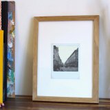fotografier, æstetiske, grafiske, landskab, monokrome, arkitektur, hverdagsliv, bevægelse, mennesker, himmel, transportmidler, beige, sorte, hvide, fotos, arkitektoniske, cykler, sort-hvide, bygninger, biler, byer, samtidskunst, københavn, dansk, dag, dekorative, huse, moderne, moderne-kunst, nordisk, udendørs, retro, skandinavisk, firkantet, urban, vinduer, Køb original kunst og kunstplakater. Malerier, tegninger, limited edition kunsttryk & plakater af dygtige kunstnere.